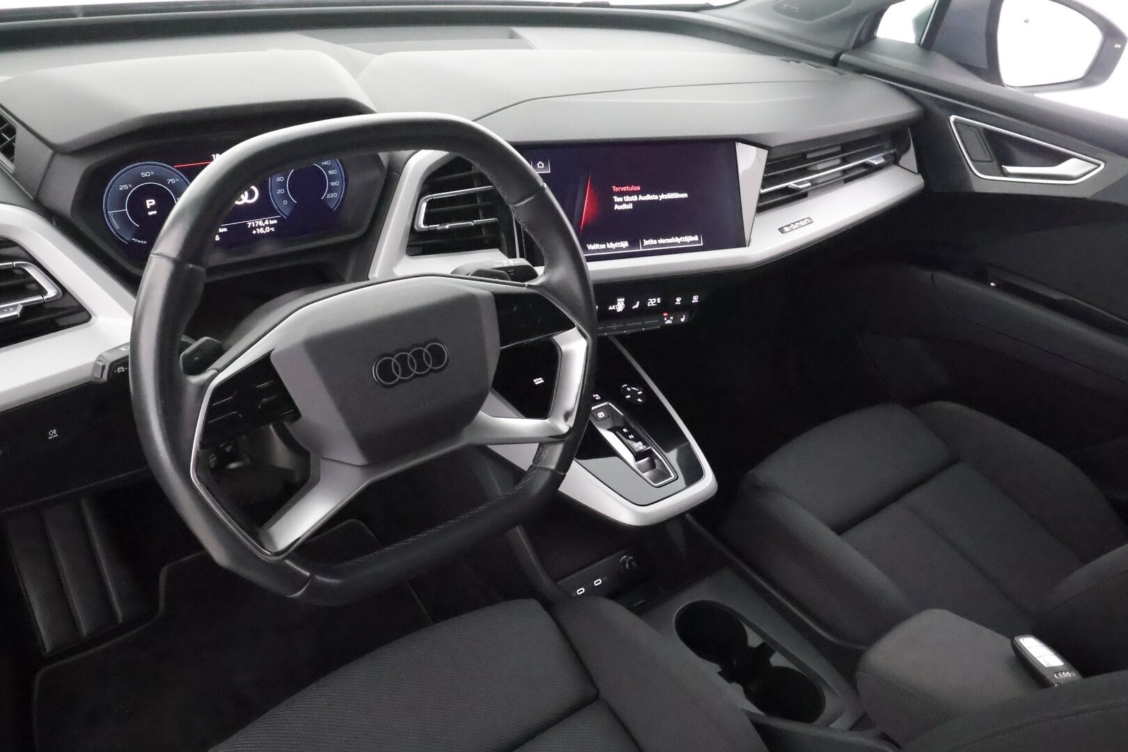 Audi Q4 e-tron 2023 40 e-tron - | ACC | ILP | Koukku | SONOS | Sporttipenkit | P.kamera | Digimittaristo | Kaistavahti | Pre Sense | LED | 1.om suomiauto | 2x renkaat aluin | ALV | 