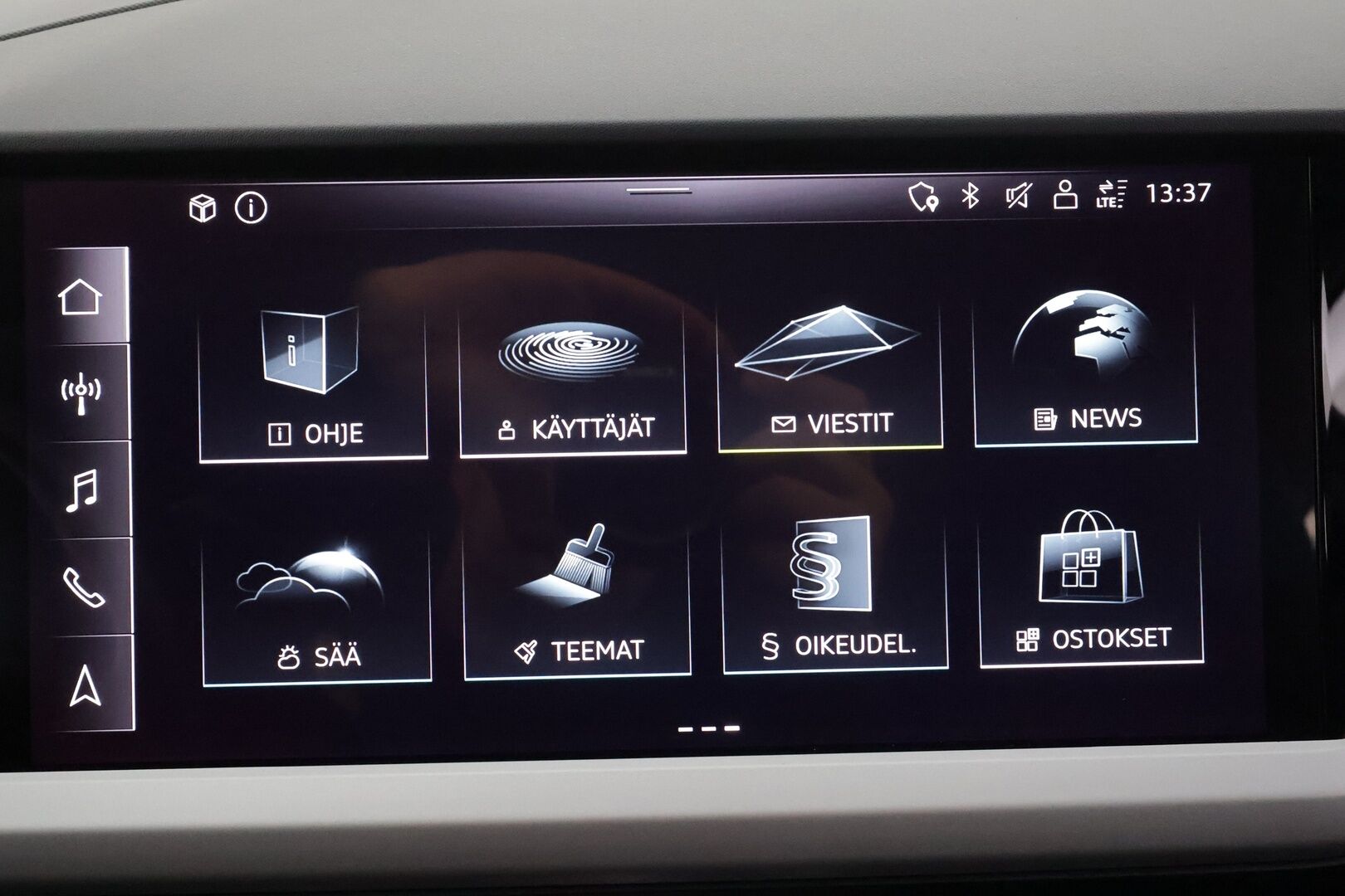 Audi Q4 e-tron 2023 40 e-tron - | ACC | ILP | Koukku | SONOS | Sporttipenkit | P.kamera | Digimittaristo | Kaistavahti | Pre Sense | LED | 1.om suomiauto | 2x renkaat aluin | ALV | 