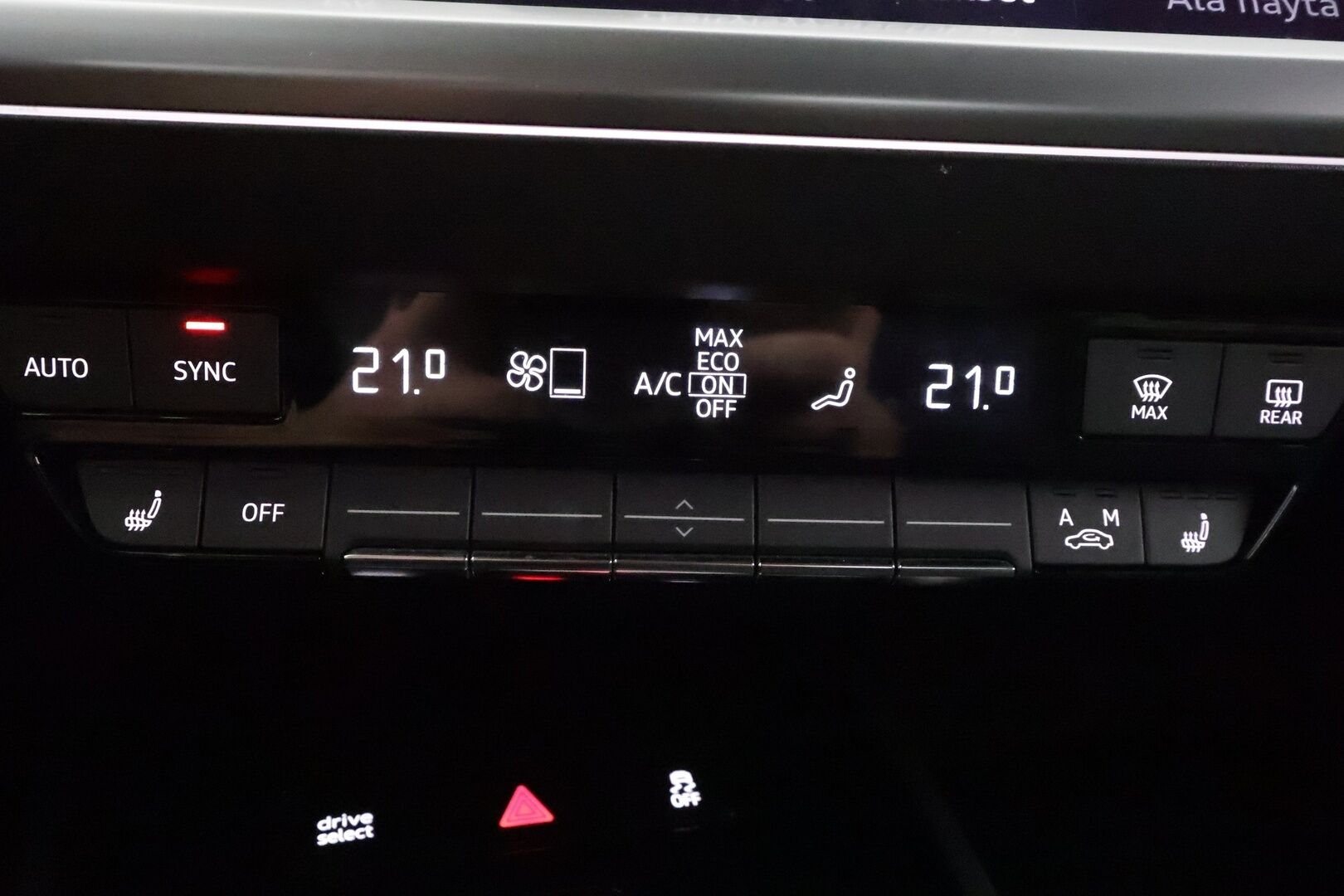 Audi Q4 e-tron 2023 50 e-tron quattro - 1OM Suomiauto | Koukku | Sonos Audio | HUD | ACC | Matrix LED | Sporttipenkit | Merkkihuollettu | Navi | Akuston esilämmitys | Huippuvarusteet!