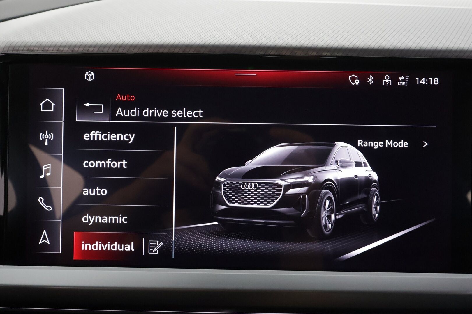 Audi Q4 e-tron 2023 50 e-tron quattro - 1OM Suomiauto | Koukku | Sonos Audio | HUD | ACC | Matrix LED | Sporttipenkit | Merkkihuollettu | Navi | Akuston esilämmitys | Huippuvarusteet!