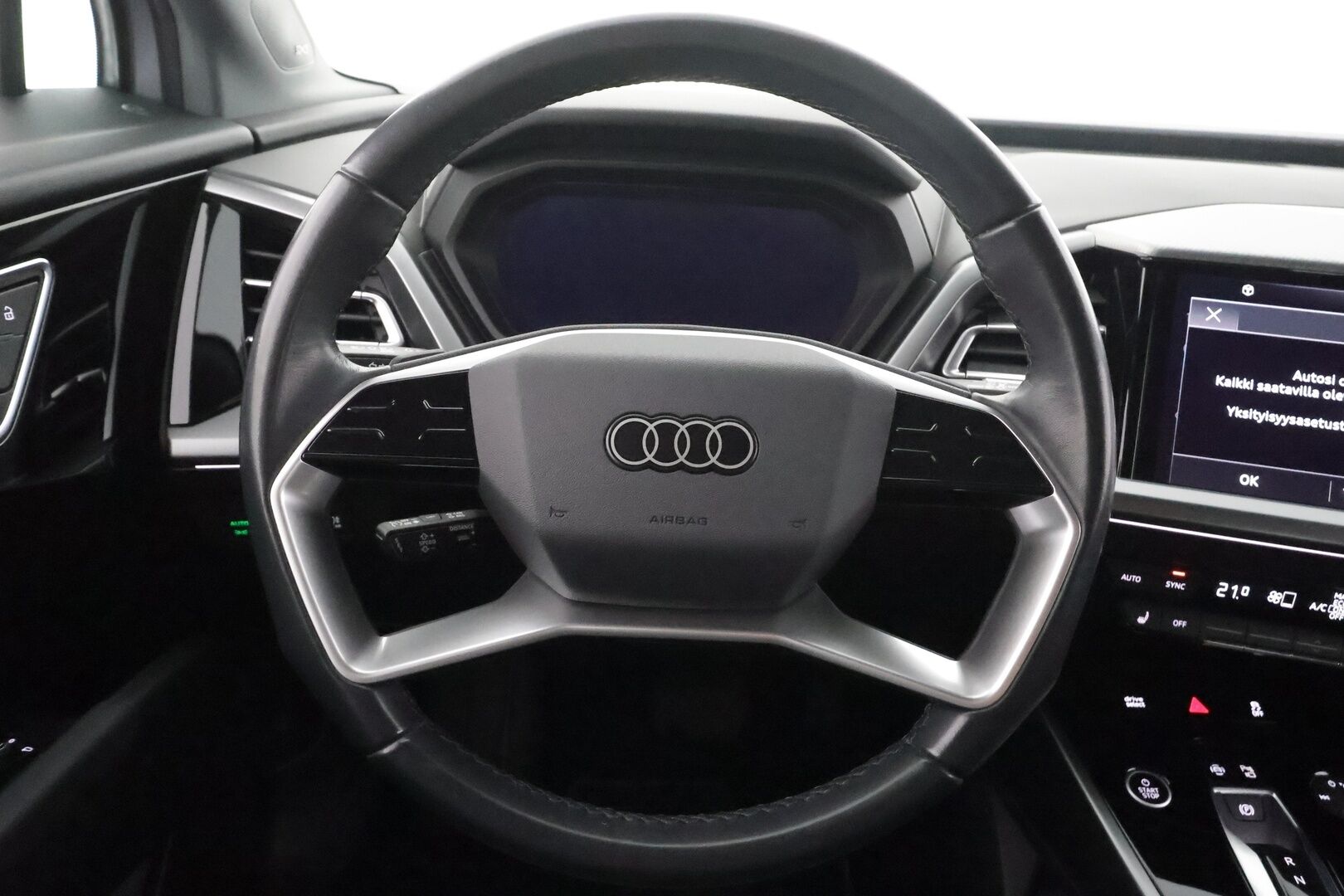 Audi Q4 e-tron 2023 50 e-tron quattro - 1OM Suomiauto | Koukku | Sonos Audio | HUD | ACC | Matrix LED | Sporttipenkit | Merkkihuollettu | Navi | Akuston esilämmitys | Huippuvarusteet!