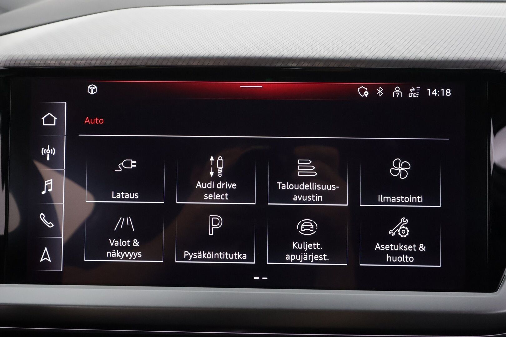 Audi Q4 e-tron 2023 50 e-tron quattro - 1OM Suomiauto | Koukku | Sonos Audio | HUD | ACC | Matrix LED | Sporttipenkit | Merkkihuollettu | Navi | Akuston esilämmitys | Huippuvarusteet!