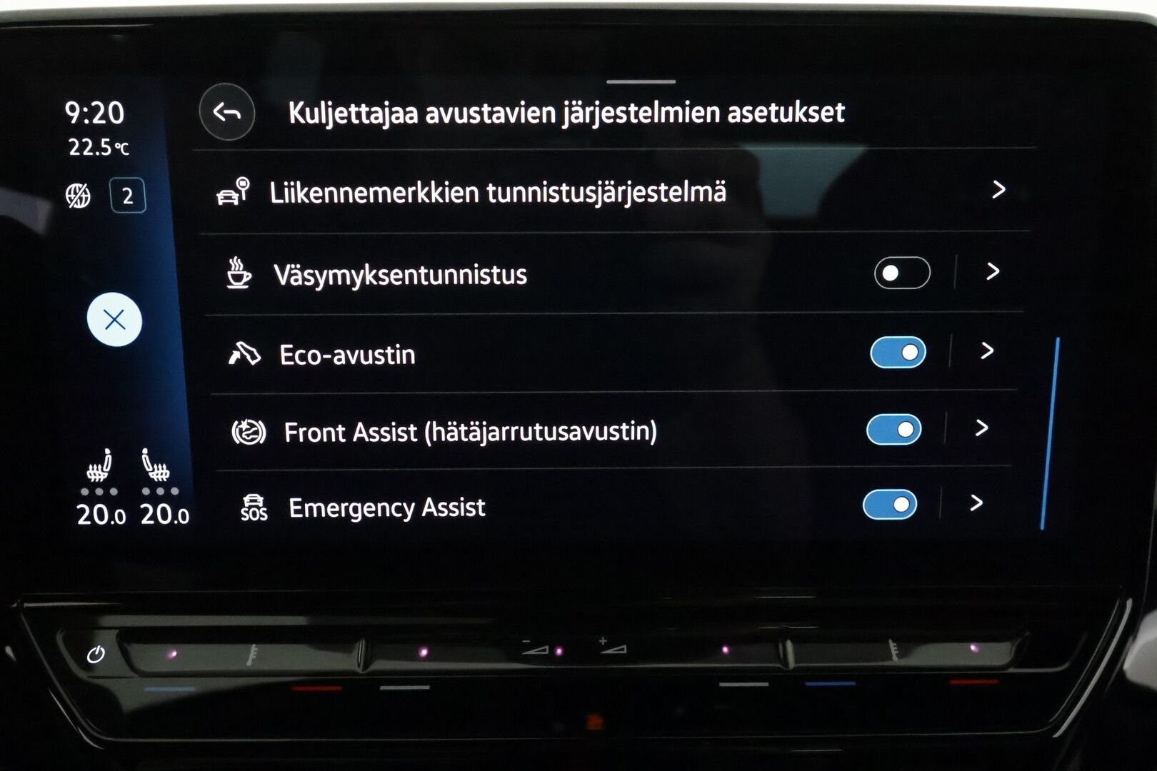 Volkswagen ID.5 2023 GTX Dual Motor AWD Business Max **Lämpöpumppu / Koukku / ACC / Matrix-LED / HUD / 360° / Hierovat Sportit Muistilla** - 3,99 % KORKOTARJOUS TÄHÄN AUTOON - 1-om Suomi-auto / Akku kuntotarkastettu / 2x Latauskaapelit / Kahdet Renkaat / **HUIPPU VARUSTEET**