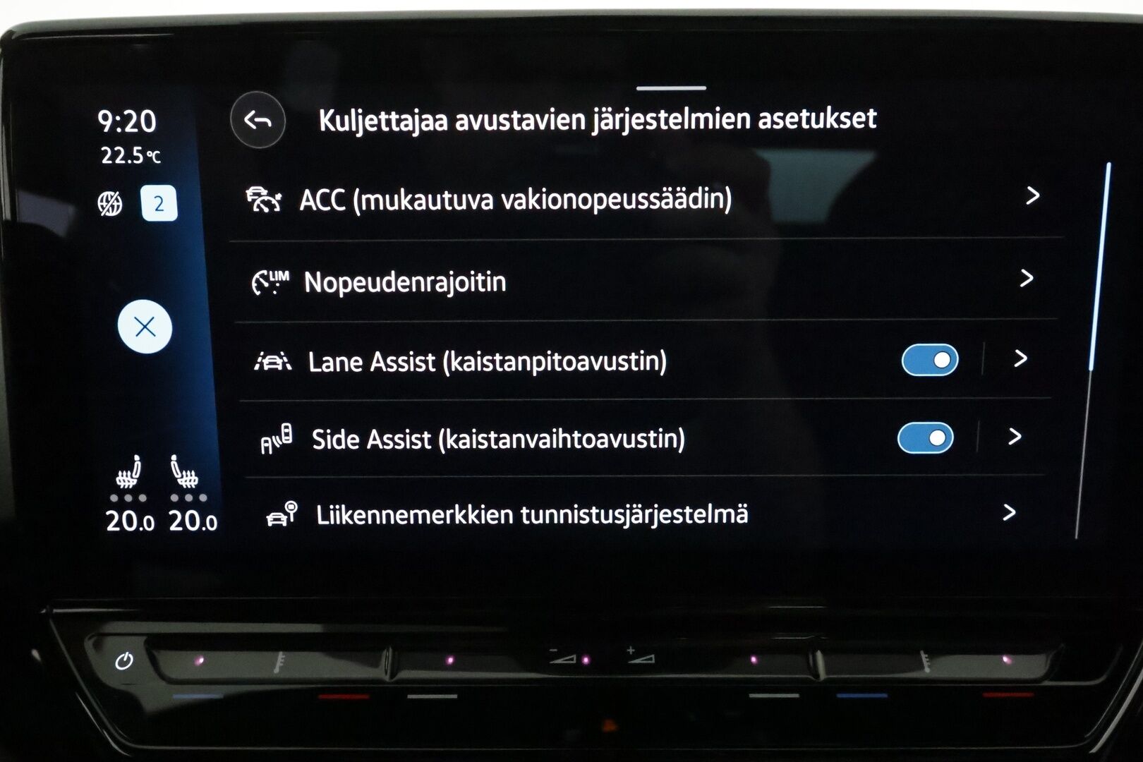 Volkswagen ID.5 2023 GTX Dual Motor AWD Business Max **Lämpöpumppu / Koukku / ACC / Matrix-LED / HUD / 360° / Hierovat Sportit Muistilla** - 3,99 % KORKOTARJOUS TÄHÄN AUTOON - 1-om Suomi-auto / Akku kuntotarkastettu / 2x Latauskaapelit / Kahdet Renkaat / **HUIPPU VARUSTEET**