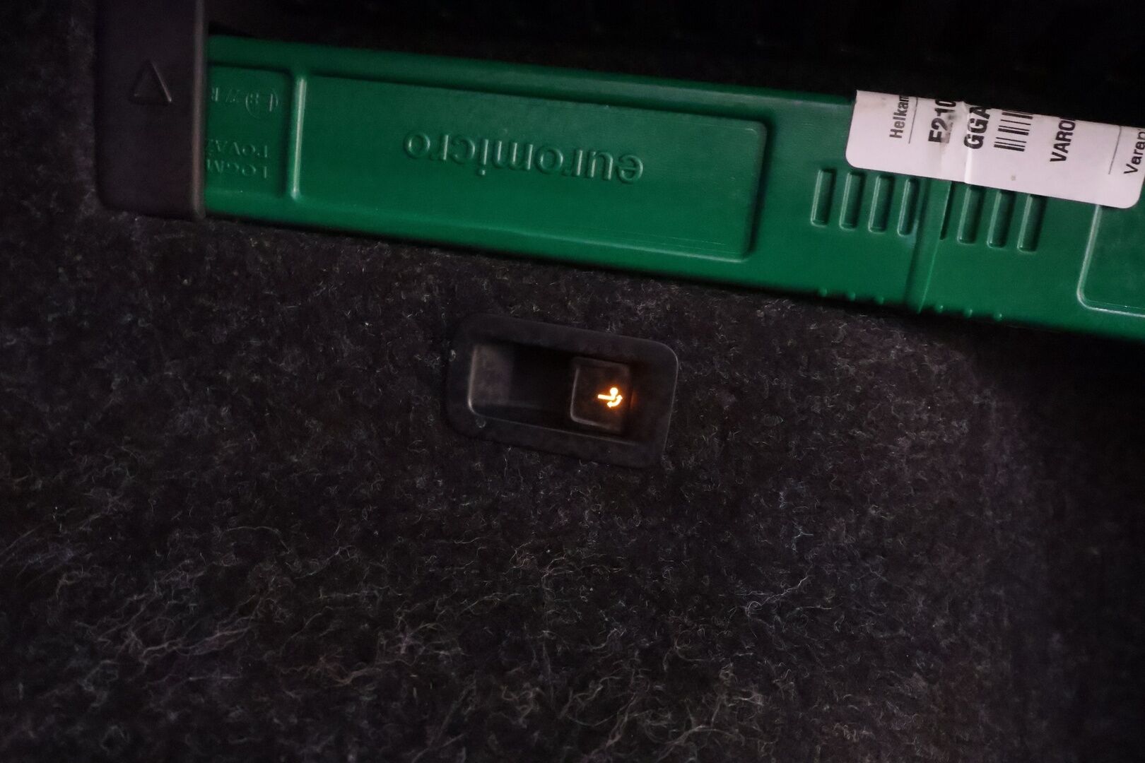 Skoda Enyaq 2023 Coupe 80x 4x4 RS iV * ACC / ILP / Hierova Muistipenkki / Matrix / Lasikatto / HUD / Canton / 360 / Koukku * - 2x Latauskaapelit / Akku kuntotarkastettu / Kahdet renkaat aluvanteilla