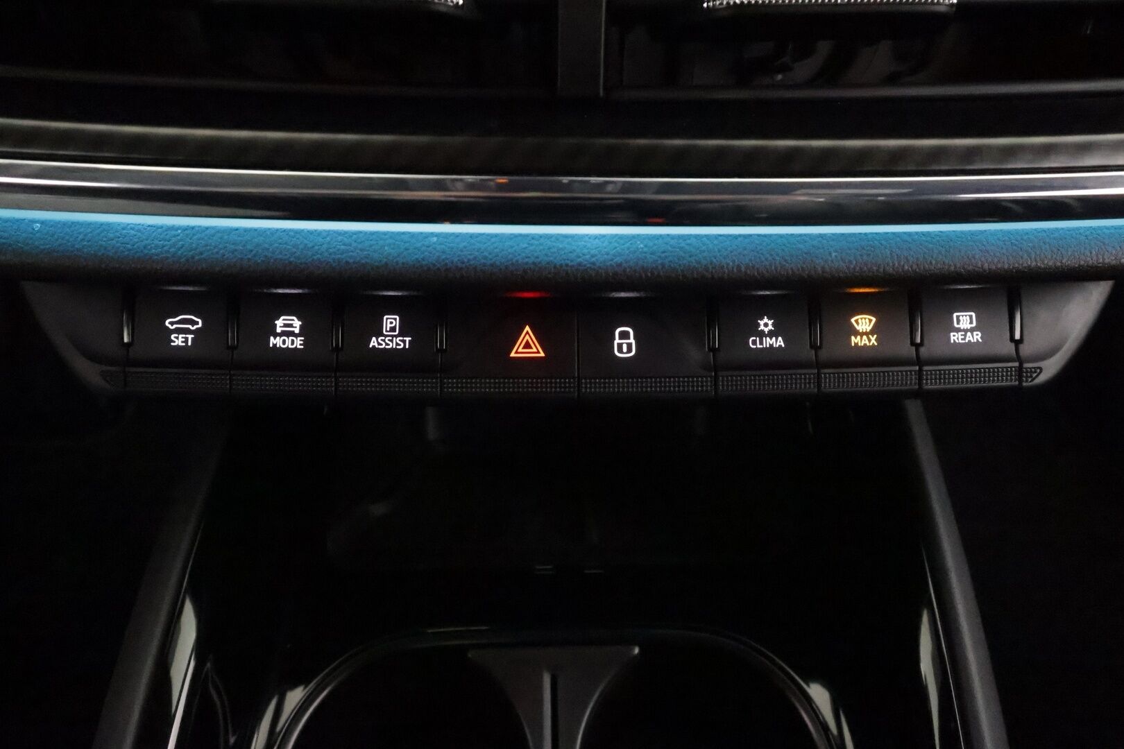 Skoda Enyaq 2023 Coupe 80x 4x4 RS iV * ACC / ILP / Hierova Muistipenkki / Matrix / Lasikatto / HUD / Canton / 360 / Koukku * - 2x Latauskaapelit / Akku kuntotarkastettu / Kahdet renkaat aluvanteilla