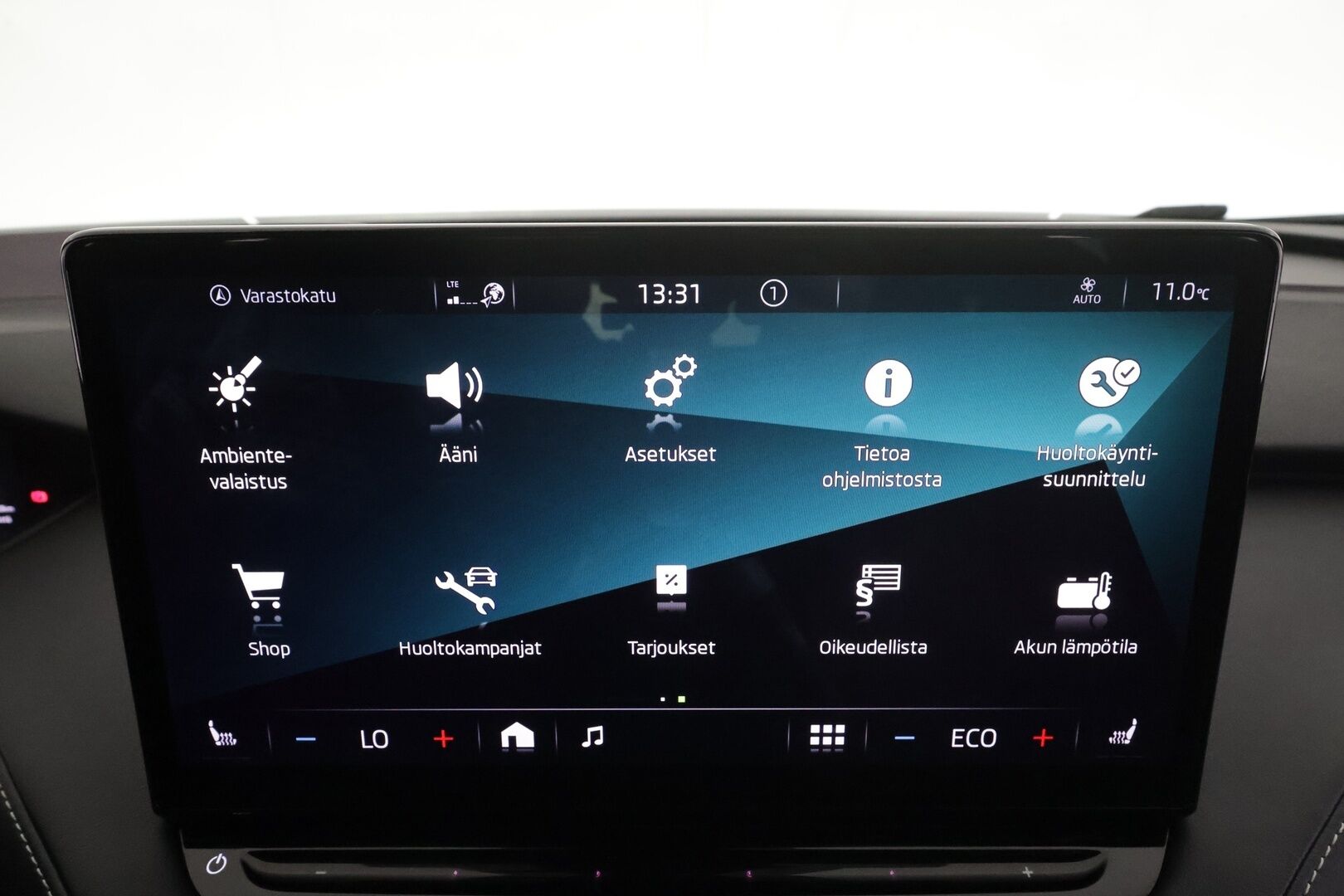 Skoda Enyaq 2023 Coupe 80x 4x4 RS iV * ACC / ILP / Hierova Muistipenkki / Matrix / Lasikatto / HUD / Canton / 360 / Koukku * - 2x Latauskaapelit / Akku kuntotarkastettu / Kahdet renkaat aluvanteilla