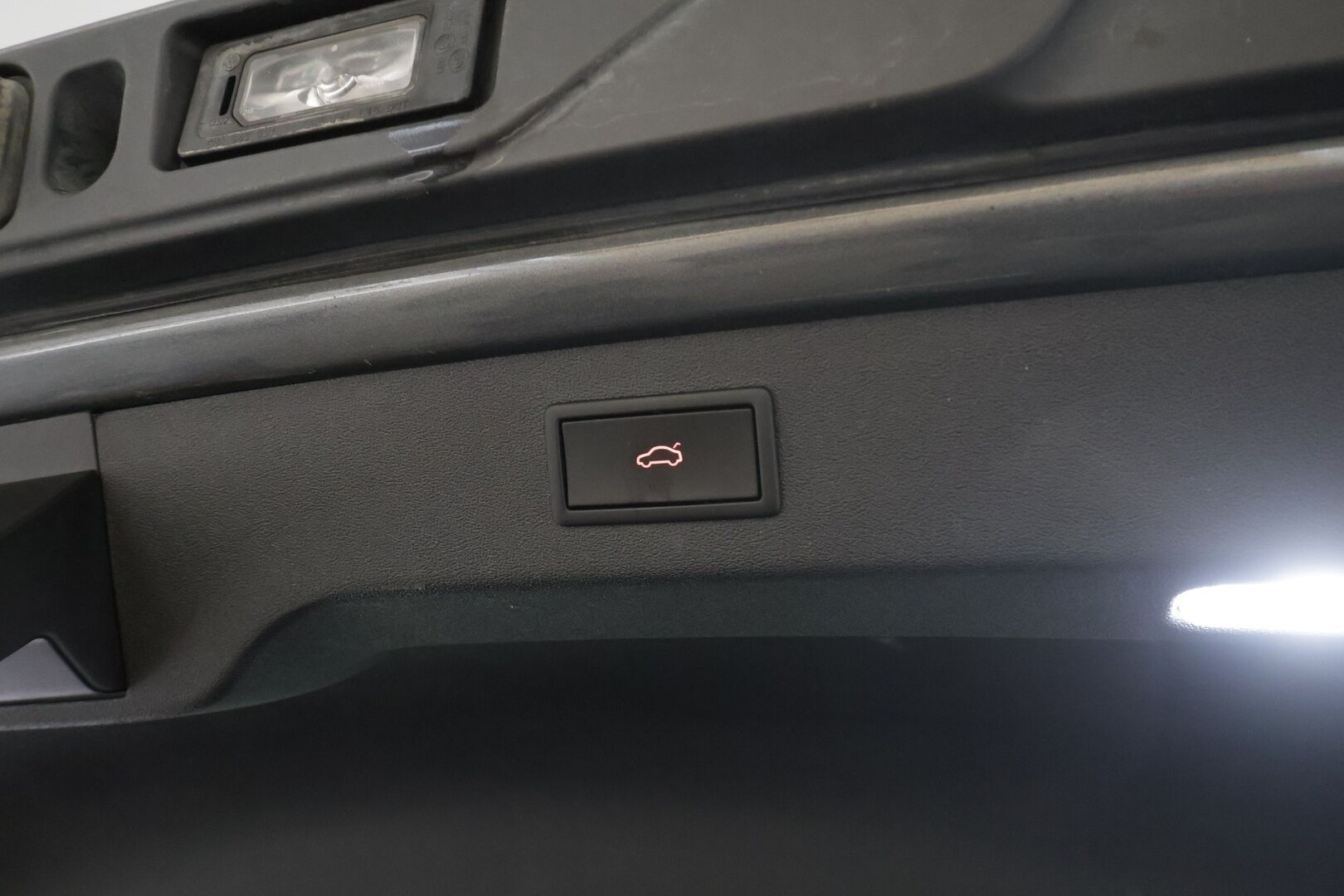 Skoda Enyaq 2023 Coupe 80x 4x4 RS iV * ACC / ILP / Hierova Muistipenkki / Matrix / Lasikatto / HUD / Canton / 360 / Koukku * - 2x Latauskaapelit / Akku kuntotarkastettu / Kahdet renkaat aluvanteilla