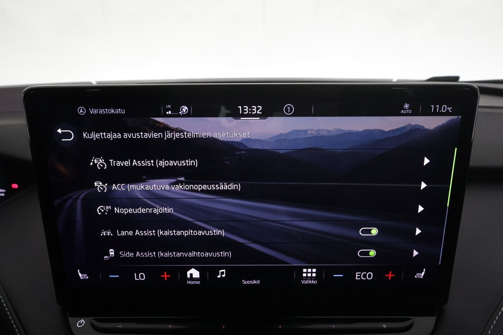 Skoda Enyaq 2023 Coupe 80x 4x4 RS iV * ACC / ILP / Hierova Muistipenkki / Matrix / Lasikatto / HUD / Canton / 360 / Koukku * - 2x Latauskaapelit / Akku kuntotarkastettu / Kahdet renkaat aluvanteilla