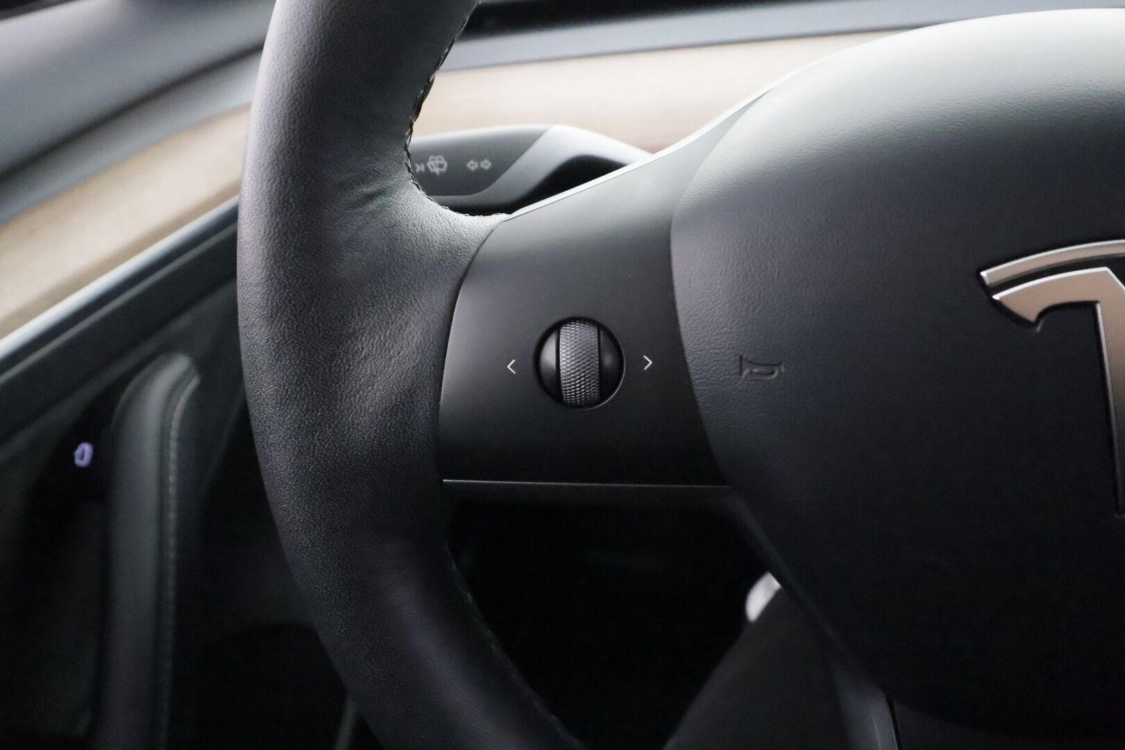 Tesla Model 3 2023 Standard Range Plus - | ILP | Lasikatto | ACC | Matrix-LED | P.kamera | Muistipenkki | Premium Speakers | Navi | Kaistavahti | Keyless | Kahdet renkaat | 2x Latauskaapelit | - KORKO VAIN 3,99 %