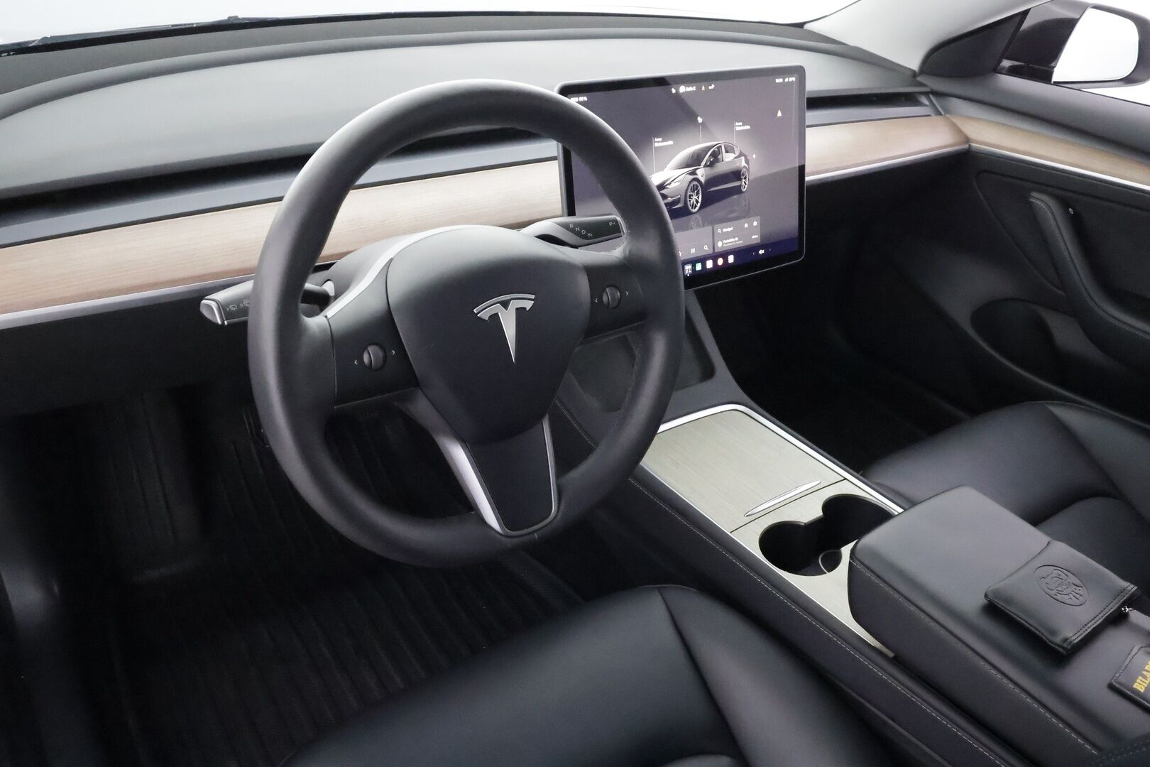 Tesla Model 3 2023 Standard Range Plus - | ILP | Lasikatto | ACC | Matrix-LED | P.kamera | Muistipenkki | Premium Speakers | Navi | Kaistavahti | Keyless | Kahdet renkaat | 2x Latauskaapelit | - KORKO VAIN 3,99 %