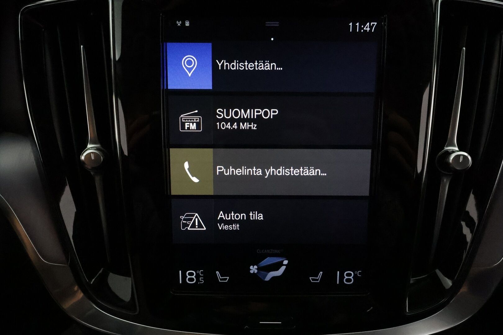 Volvo V60 2020 T6 TwE AWD Momentum aut **Webasto / Koukku / ACC / LED / P.Tutkat / Navi / Kaistavahti / KeylessGO** - 2x Latauskaapelit / Kahdet Renkaat 