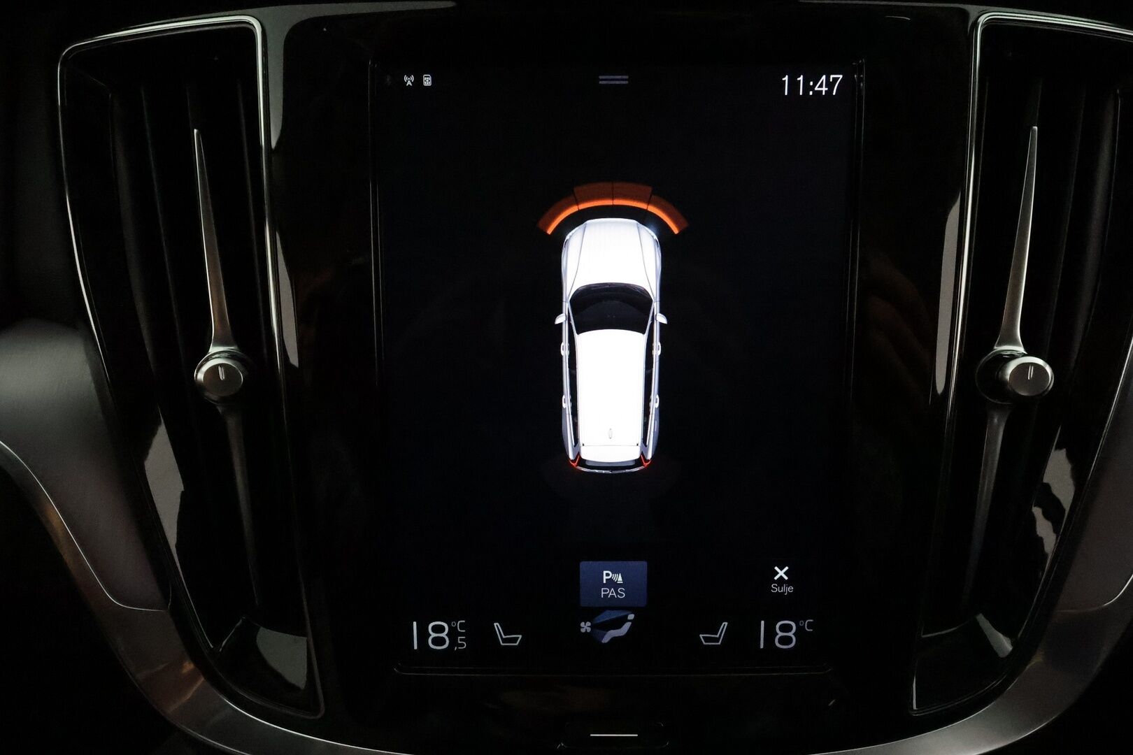 Volvo V60 2020 T6 TwE AWD Momentum aut **Webasto / Koukku / ACC / LED / P.Tutkat / Navi / Kaistavahti / KeylessGO** - 2x Latauskaapelit / Kahdet Renkaat 