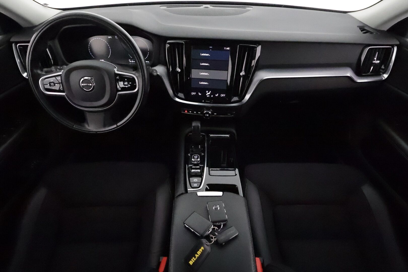 Volvo V60 2020 T6 TwE AWD Momentum aut **Webasto / Koukku / ACC / LED / P.Tutkat / Navi / Kaistavahti / KeylessGO** - 2x Latauskaapelit / Kahdet Renkaat 