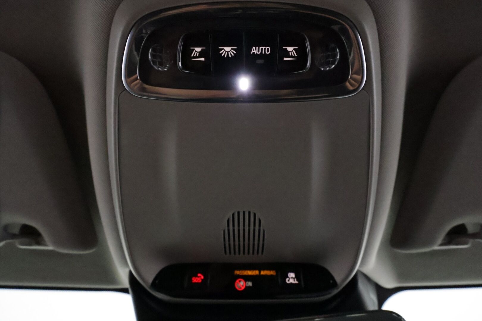 Volvo V60 2020 T6 TwE AWD Momentum aut **Webasto / Koukku / ACC / LED / P.Tutkat / Navi / Kaistavahti / KeylessGO** - 2x Latauskaapelit / Kahdet Renkaat 