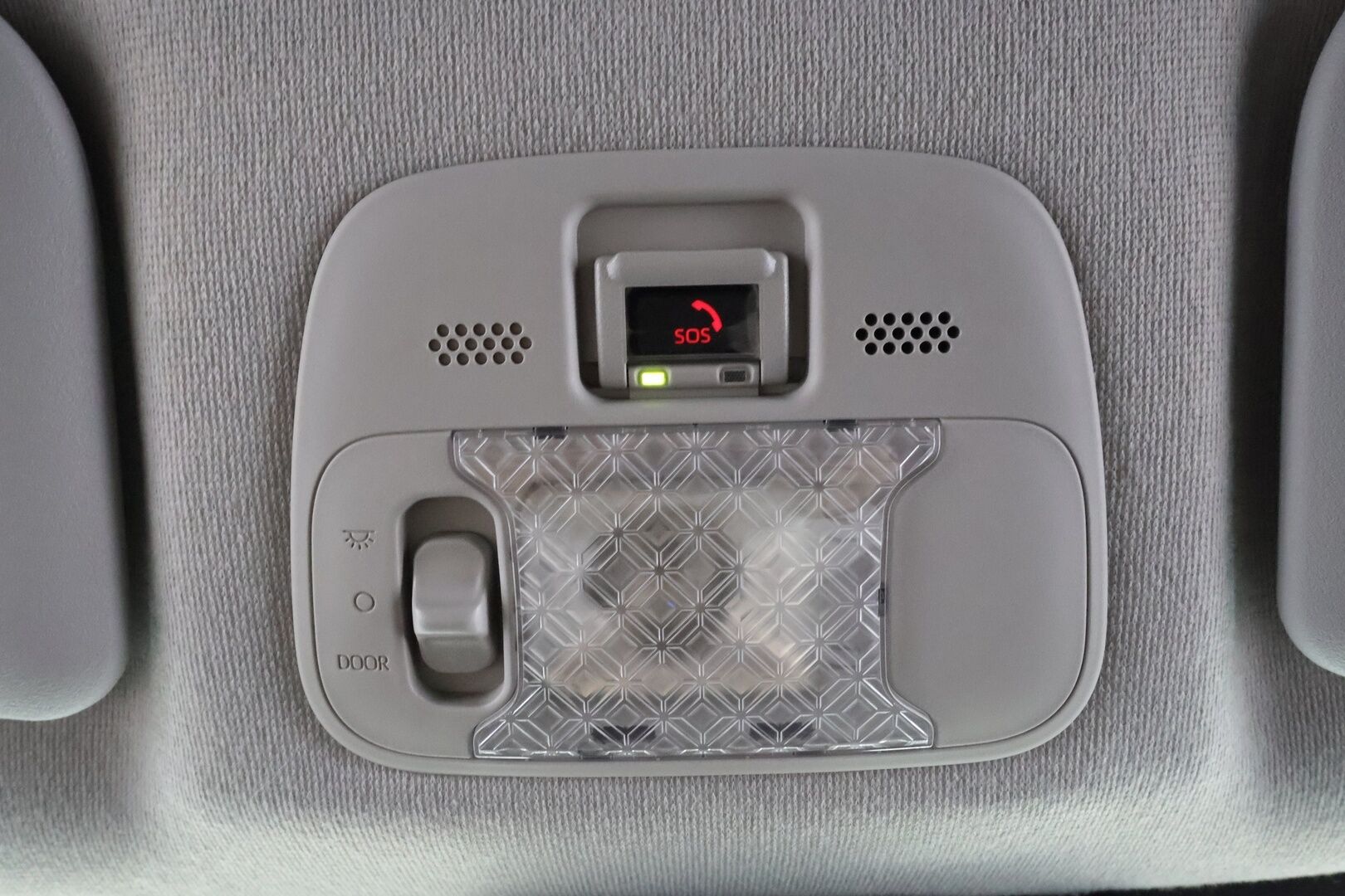 Toyota Aygo X 2024 1,0 VVT-i Play Edition Multidrive S * Suomi-auto / ACC / P.kamera / LED / Ratinlämmitin * - Kahdet renkaat aluvanteilla / Merkkihuollettu