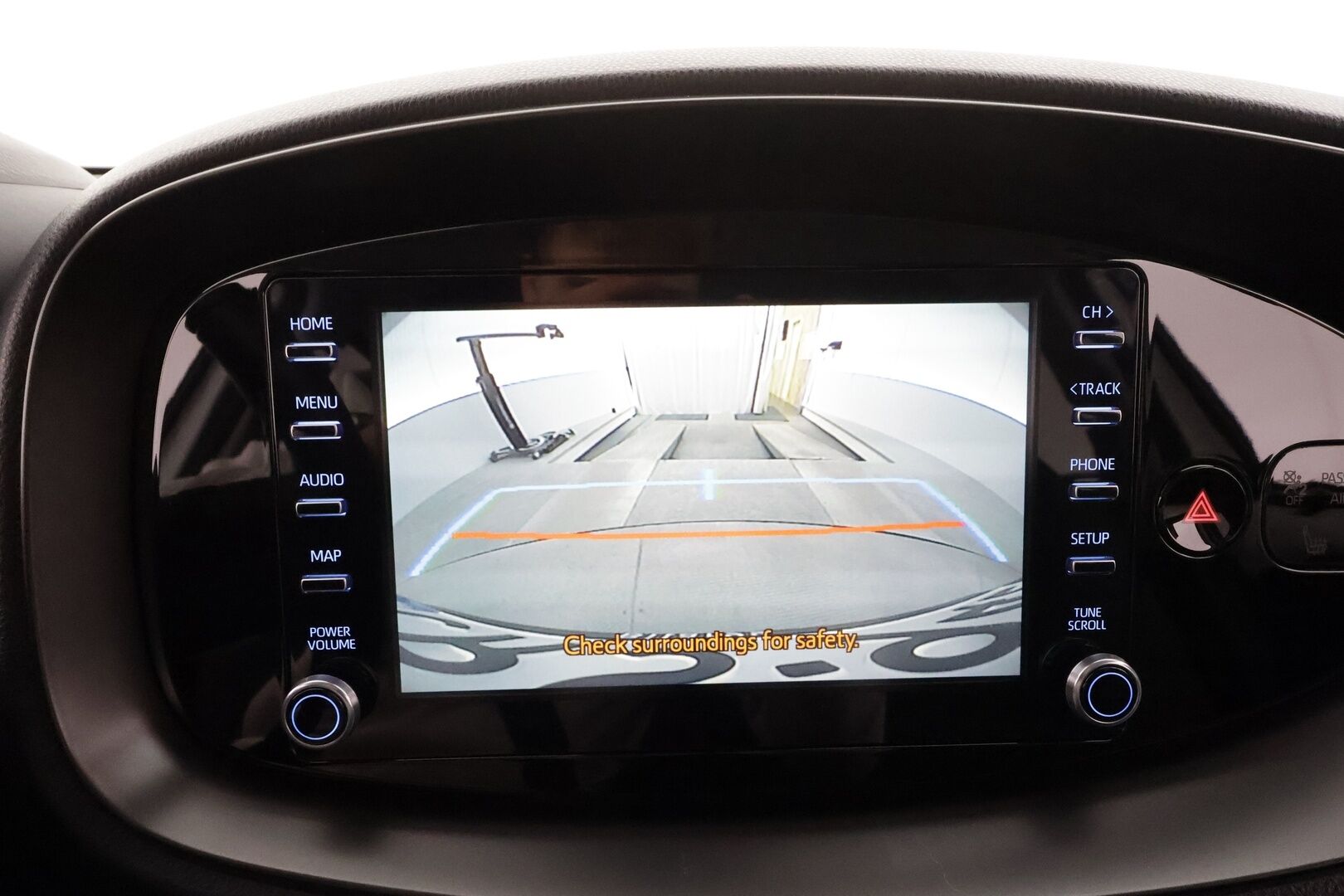 Toyota Aygo X 2024 1,0 VVT-i Play Edition Multidrive S * Suomi-auto / ACC / P.kamera / LED / Ratinlämmitin * - Kahdet renkaat aluvanteilla / Merkkihuollettu