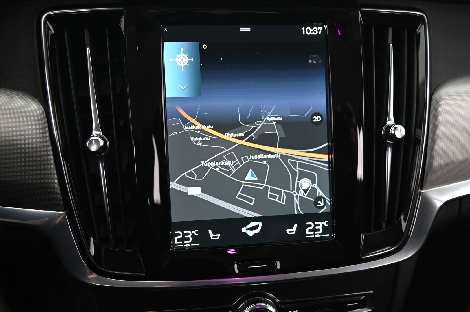 Volvo V90 2021 T6 TwE AWD Business Inscription Expression aut. * ACC / H&K / Webasto / Pilot assist / Kessy / Kamera / Apple&Android / Koukku * - Lämpöratti / Penkinlämmitys edessä ja takana / Hybridi akusto uusittu 10/2025 / Hyvät nastarenkaat / Navi / Sähkökontti - Osta nyt, maksa vasta ensi vuonna