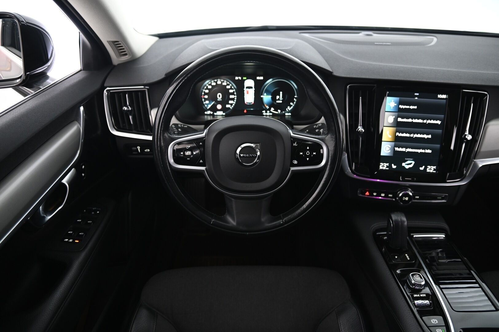 Volvo V90 2021 T6 TwE AWD Business Inscription Expression aut. * ACC / H&K / Webasto / Pilot assist / Kessy / Kamera / Apple&Android / Koukku * - Lämpöratti / Penkinlämmitys edessä ja takana / Hybridi akusto uusittu 10/2025 / Hyvät nastarenkaat / Navi / Sähkökontti