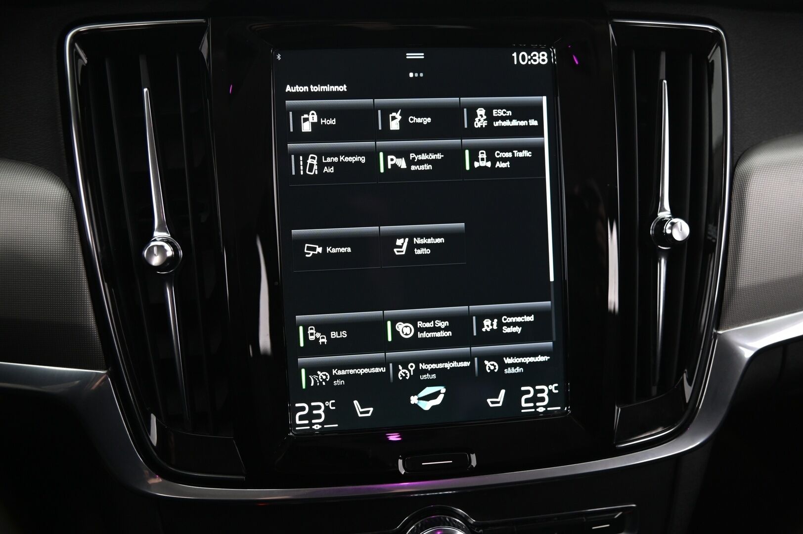 Volvo V90 2021 T6 TwE AWD Business Inscription Expression aut. * ACC / H&K / Webasto / Pilot assist / Kessy / Kamera / Apple&Android / Koukku * - Lämpöratti / Penkinlämmitys edessä ja takana / Hybridi akusto uusittu 10/2025 / Hyvät nastarenkaat / Navi / Sähkökontti - Osta nyt, maksa vasta ensi vuonna