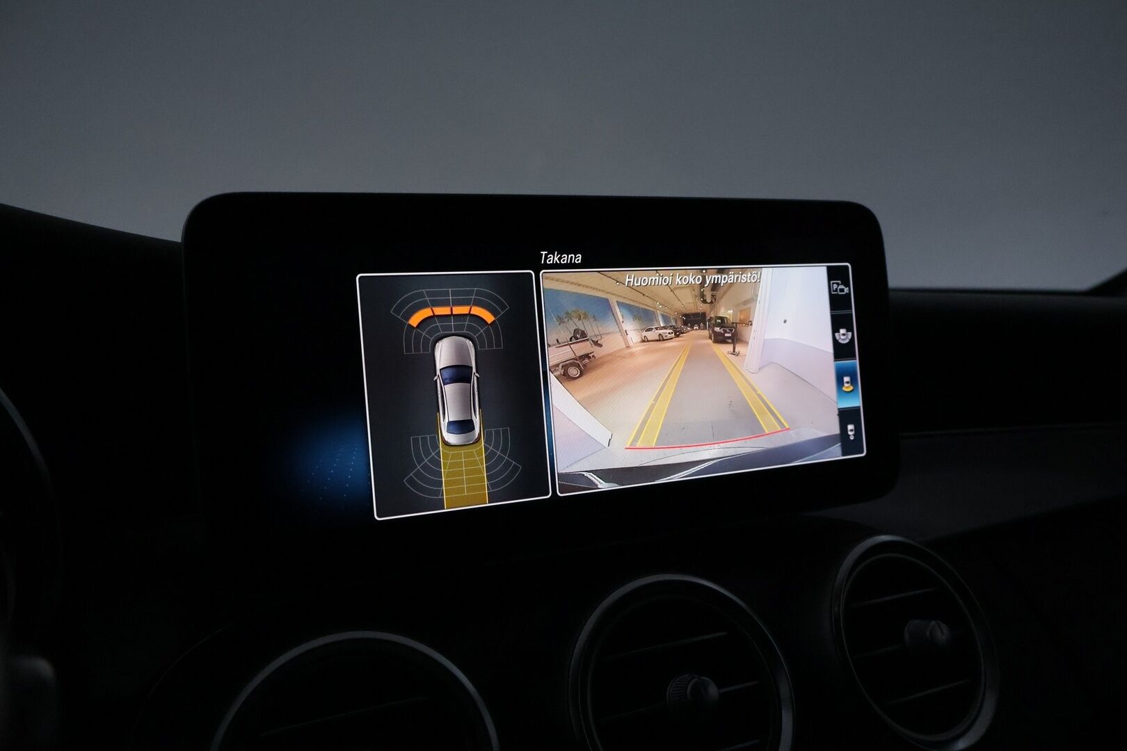 Mercedes-Benz C 2019 220 d A Business *DTR+ / Peruutuskamera / Vetokoukku / Comand-navi / Sporttipenkit / 2x Renkaat ja vanteet* - Huippukuntoiset talvirenkaat / Juuri huollettu / Facelift