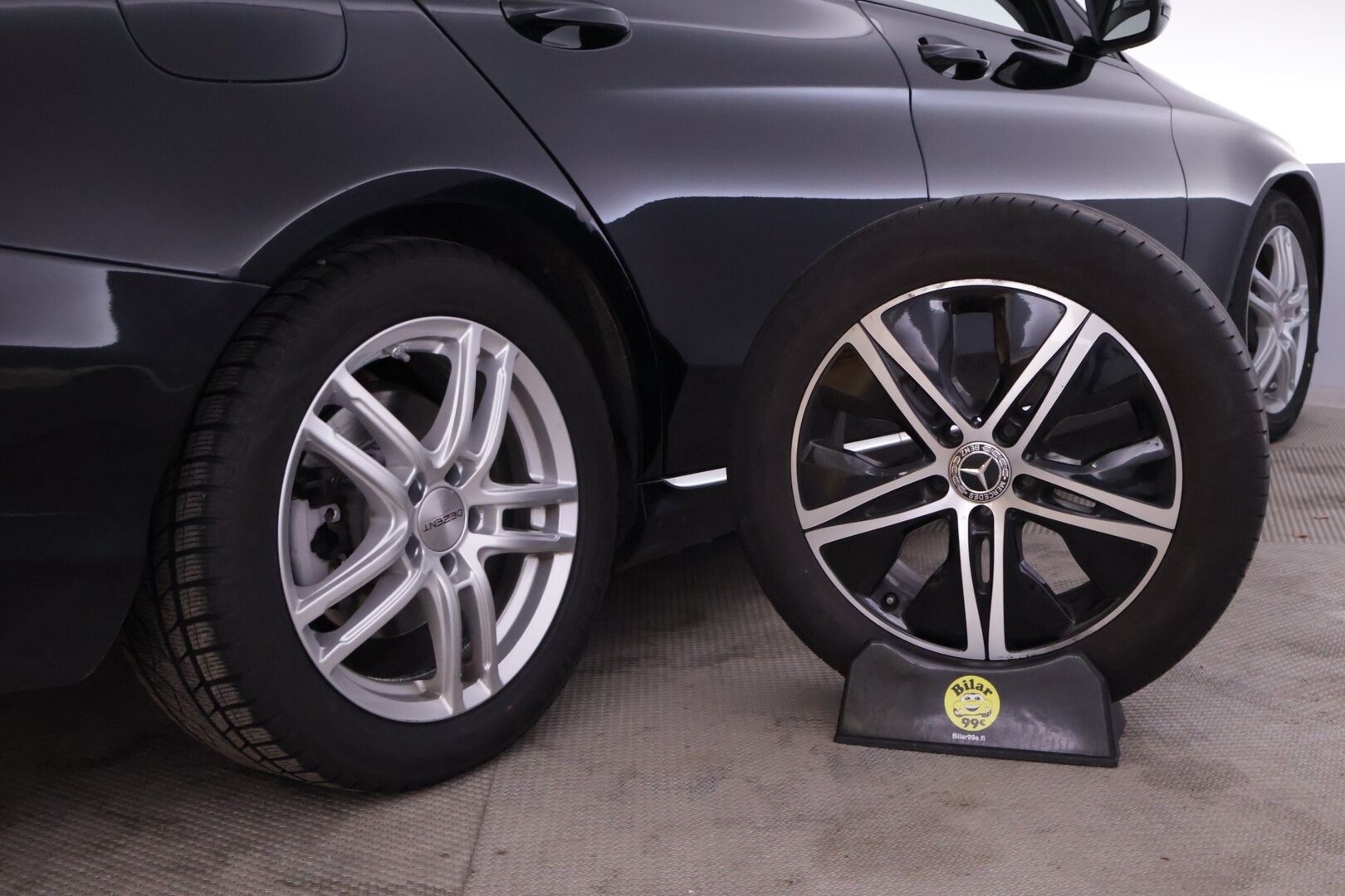 Mercedes-Benz C 2019 220 d A Business *DTR+ / Peruutuskamera / Vetokoukku / Comand-navi / Sporttipenkit / 2x Renkaat ja vanteet* - Huippukuntoiset talvirenkaat / Juuri huollettu / Facelift