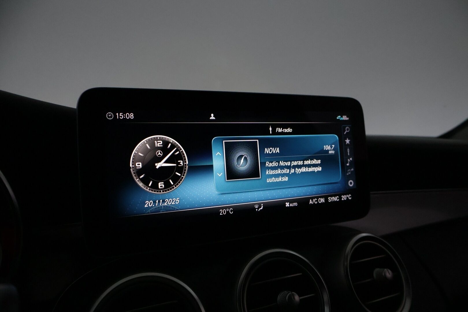 Mercedes-Benz C 2019 220 d A Business *DTR+ / Peruutuskamera / Vetokoukku / Comand-navi / Sporttipenkit / 2x Renkaat ja vanteet* - Huippukuntoiset talvirenkaat / Juuri huollettu / Facelift