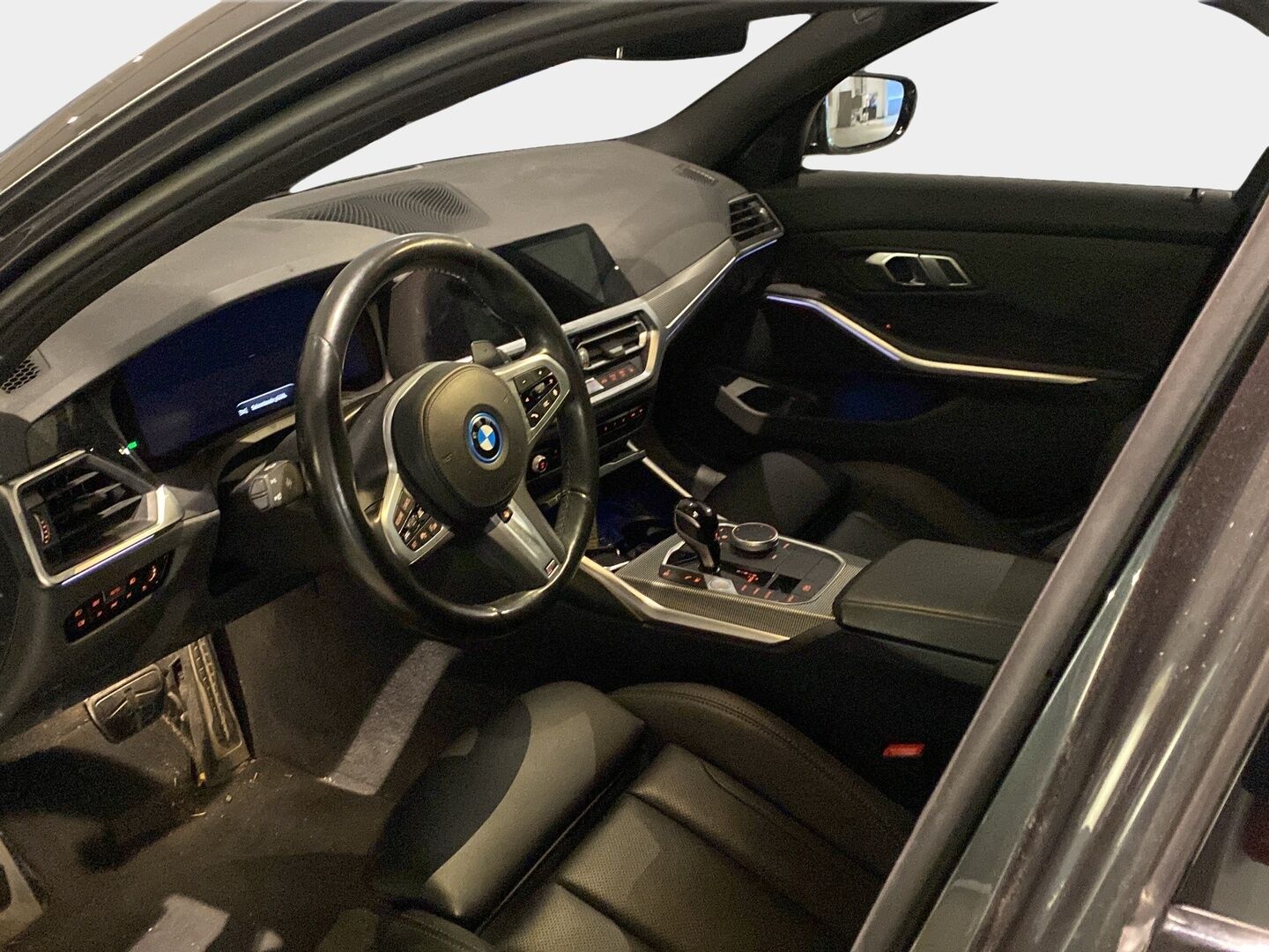 BMW 330 2022 G21 Touring 330e xDrive Business M Sport - | ACC | Comfort Acces | HiFi | Prof. Navi | Peruutuskamera | Kahdet renkaat ja vanteet |
