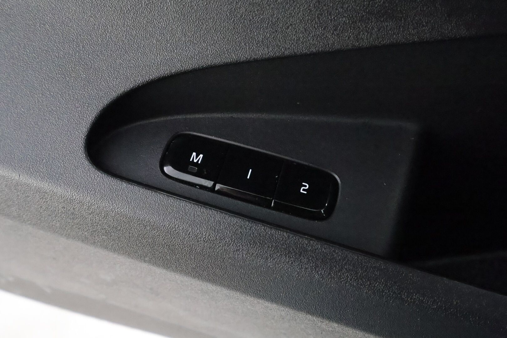 Polestar 2 2020 Long Range Dual Motor Performance 300kW * Pilot&Plus / ACC / Pixel-LED / H&K / 360° / Sportpenkki / Koukku / Navi * - Akku kuntotarkastettu / 2x Latauskaapelit / Kahdet renkaat - HULLUT JOULUT KORKOTARJOUS 2,49% 