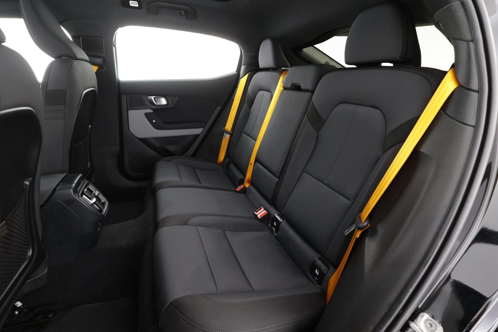 Polestar 2 2020 Long Range Dual Motor Performance 300kW * Pilot&Plus / ACC / Pixel-LED / H&K / 360° / Sportpenkki / Koukku / Navi * - Akku kuntotarkastettu / 2x Latauskaapelit / Kahdet renkaat - HULLUT JOULUT KORKOTARJOUS 2,49% 