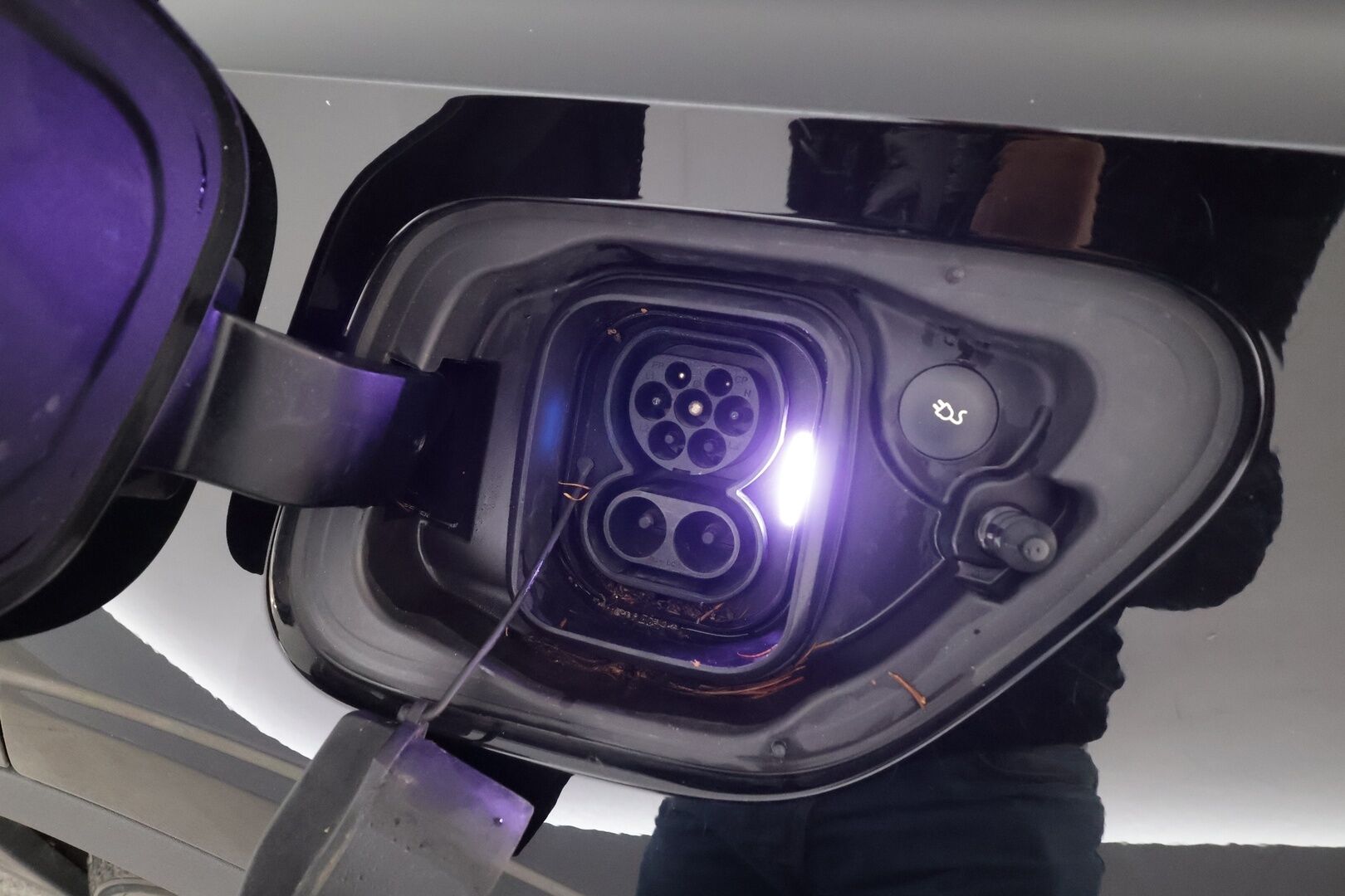 Polestar 2 2020 Long Range Dual Motor Performance 300kW * Pilot&Plus / ACC / Pixel-LED / H&K / 360° / Sportpenkki / Koukku / Navi * - Akku kuntotarkastettu / 2x Latauskaapelit / Kahdet renkaat - HULLUT JOULUT KORKOTARJOUS 2,49% 