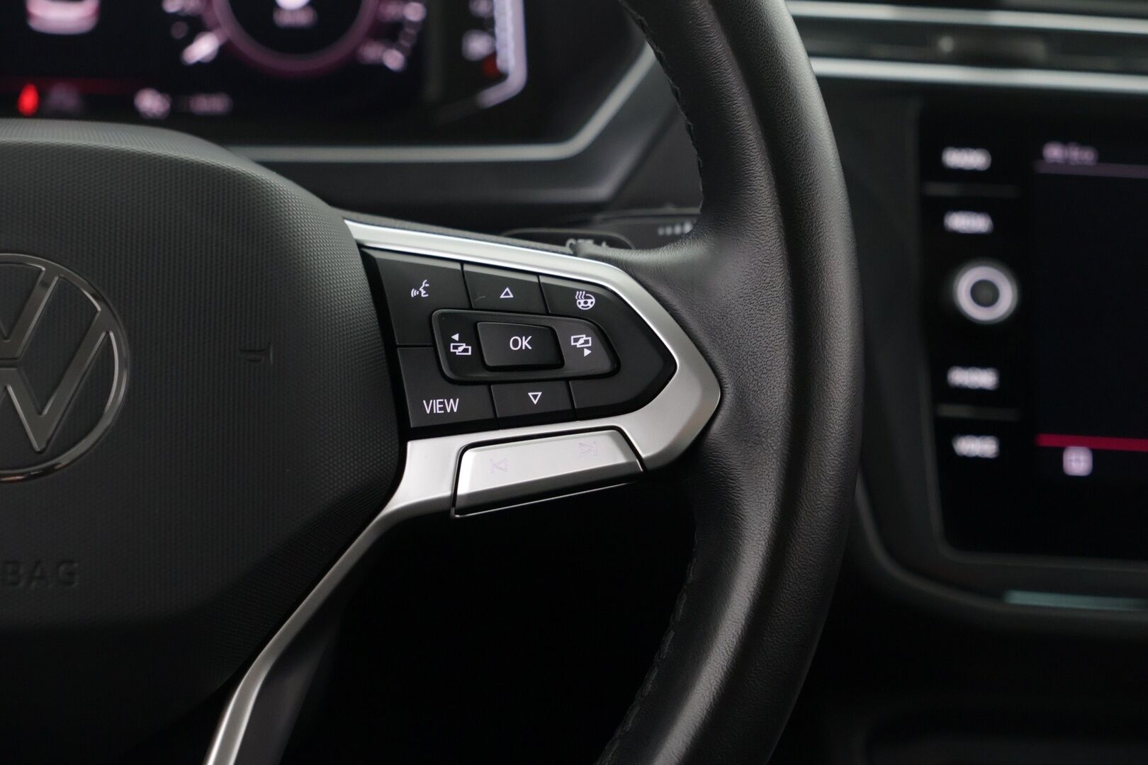 VOLKSWAGEN TIGUAN 2021 Style eHybrid 180 kW DSG-aut. - | Adapt.Vakkari | Hierovat Penkit | Digimittaristo | IQ-light | Kaistavahti | Peruutuskamera | Keyless | Sähköluukku | Vetokoukku |