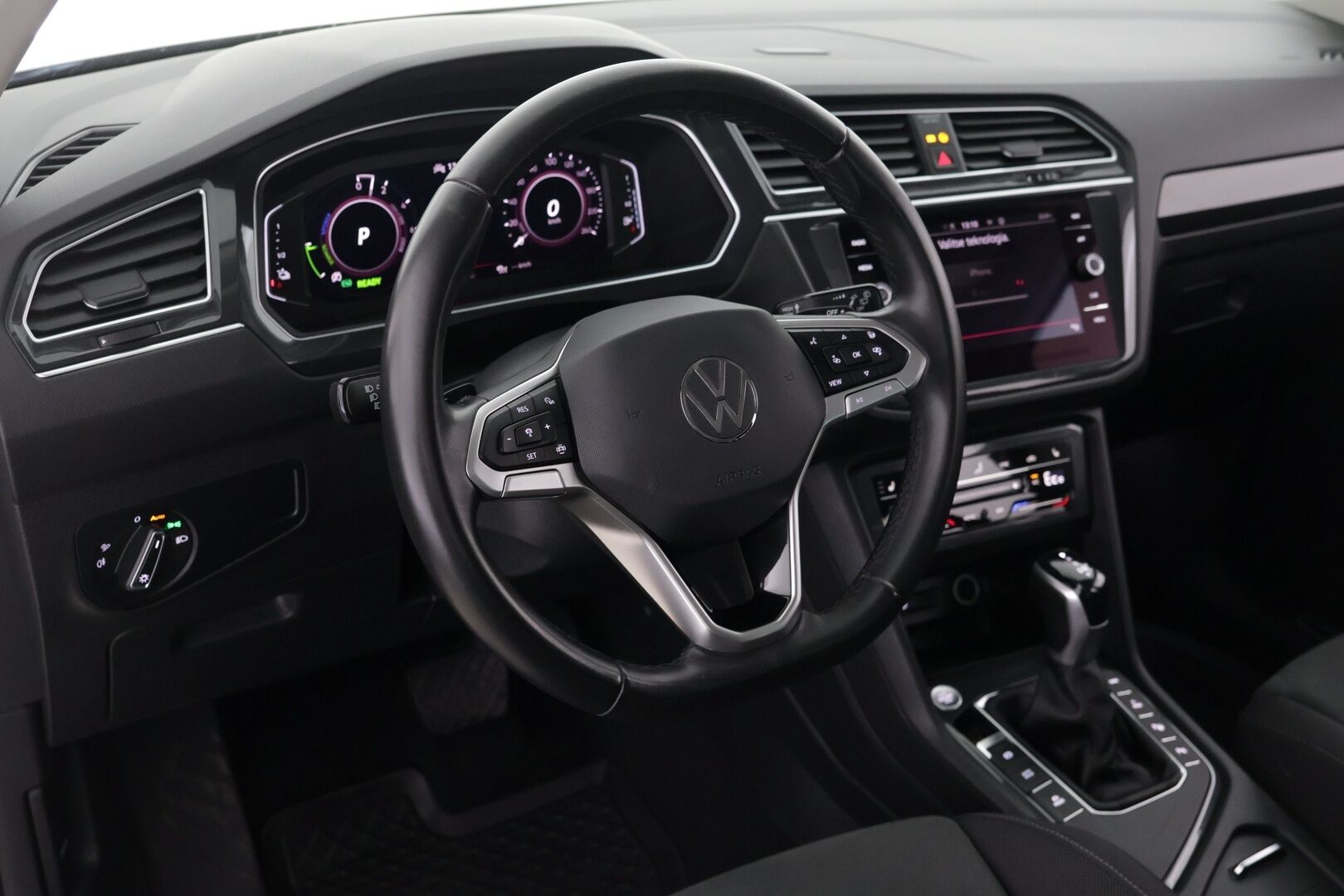 VOLKSWAGEN TIGUAN 2021 Style eHybrid 180 kW DSG-aut. - | Adapt.Vakkari | Hierovat Penkit | Digimittaristo | IQ-light | Kaistavahti | Peruutuskamera | Keyless | Sähköluukku | Vetokoukku |