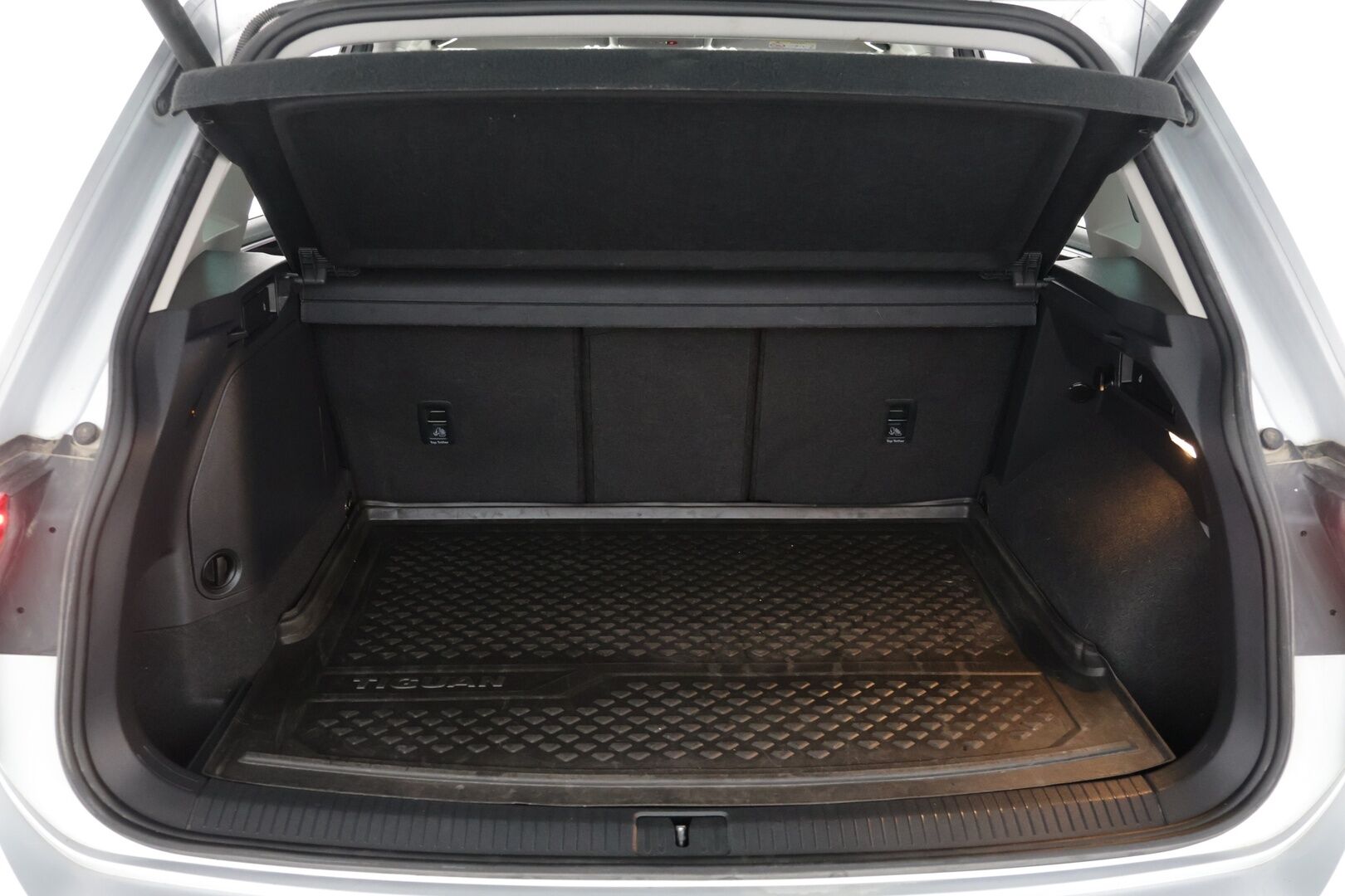 VOLKSWAGEN TIGUAN 2021 Style eHybrid 180 kW DSG-aut. - | Adapt.Vakkari | Hierovat Penkit | Digimittaristo | IQ-light | Kaistavahti | Peruutuskamera | Keyless | Sähköluukku | Vetokoukku |