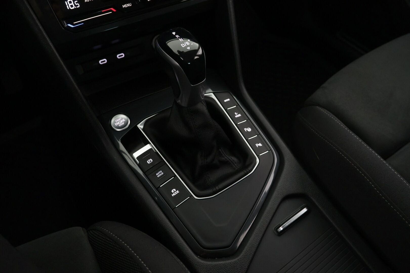 VOLKSWAGEN TIGUAN 2021 Style eHybrid 180 kW DSG-aut. - | Adapt.Vakkari | Hierovat Penkit | Digimittaristo | IQ-light | Kaistavahti | Peruutuskamera | Keyless | Sähköluukku | Vetokoukku |