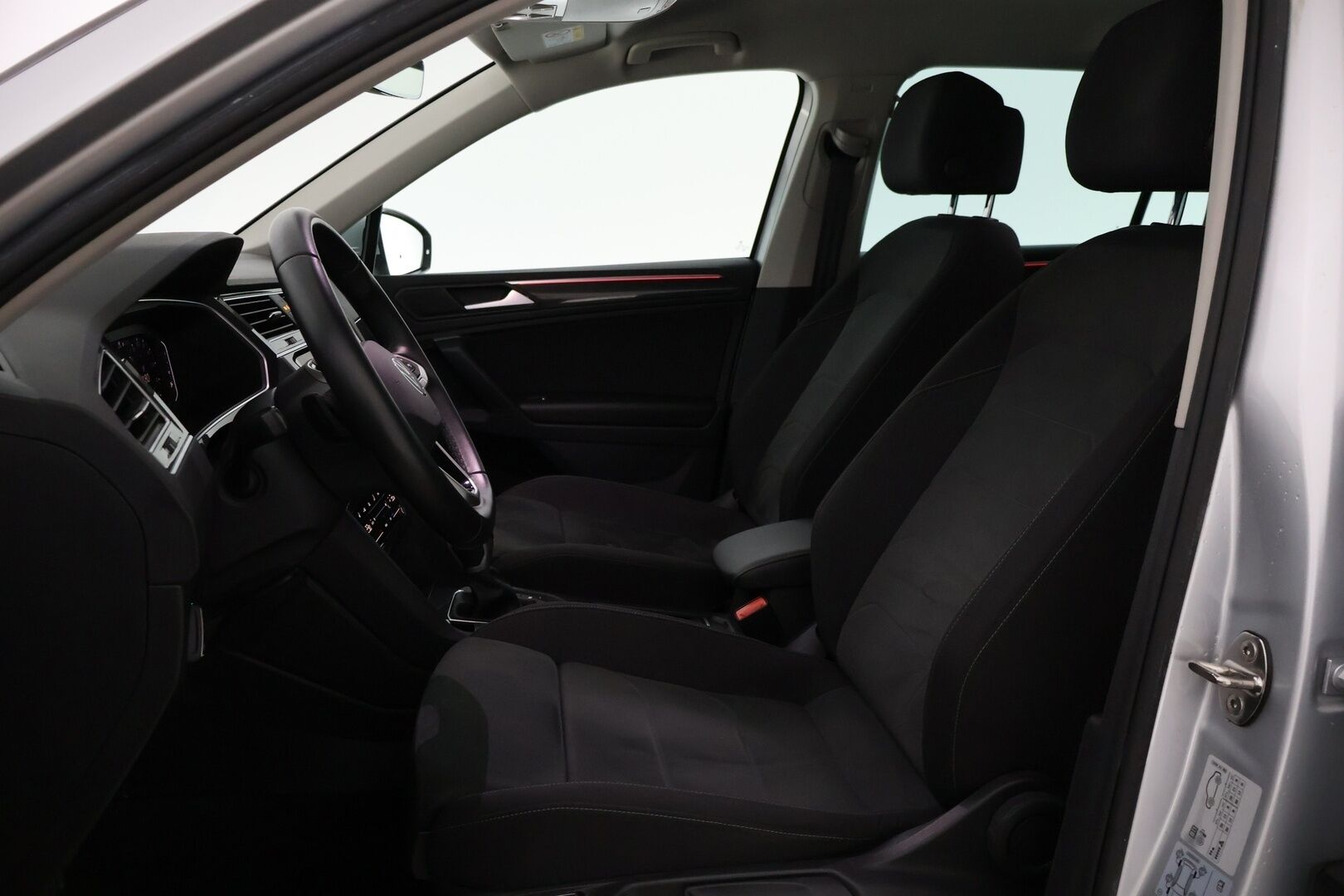 VOLKSWAGEN TIGUAN 2021 Style eHybrid 180 kW DSG-aut. - | Adapt.Vakkari | Hierovat Penkit | Digimittaristo | IQ-light | Kaistavahti | Peruutuskamera | Keyless | Sähköluukku | Vetokoukku |