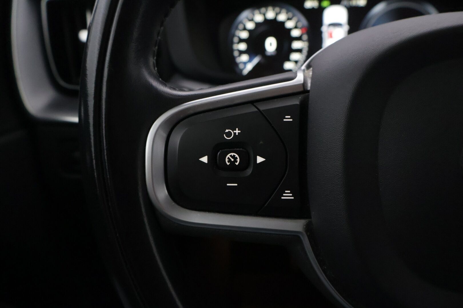 Volvo XC60 2021 T6 Recharge AWD Inscription Expression - | ACC | Lasikatto | Webasto | Koukku | FULL-LED | Navi | P. Kamera | Näyttävät Vanteet | Jakopää Tehty | Merkkihuollettu |
