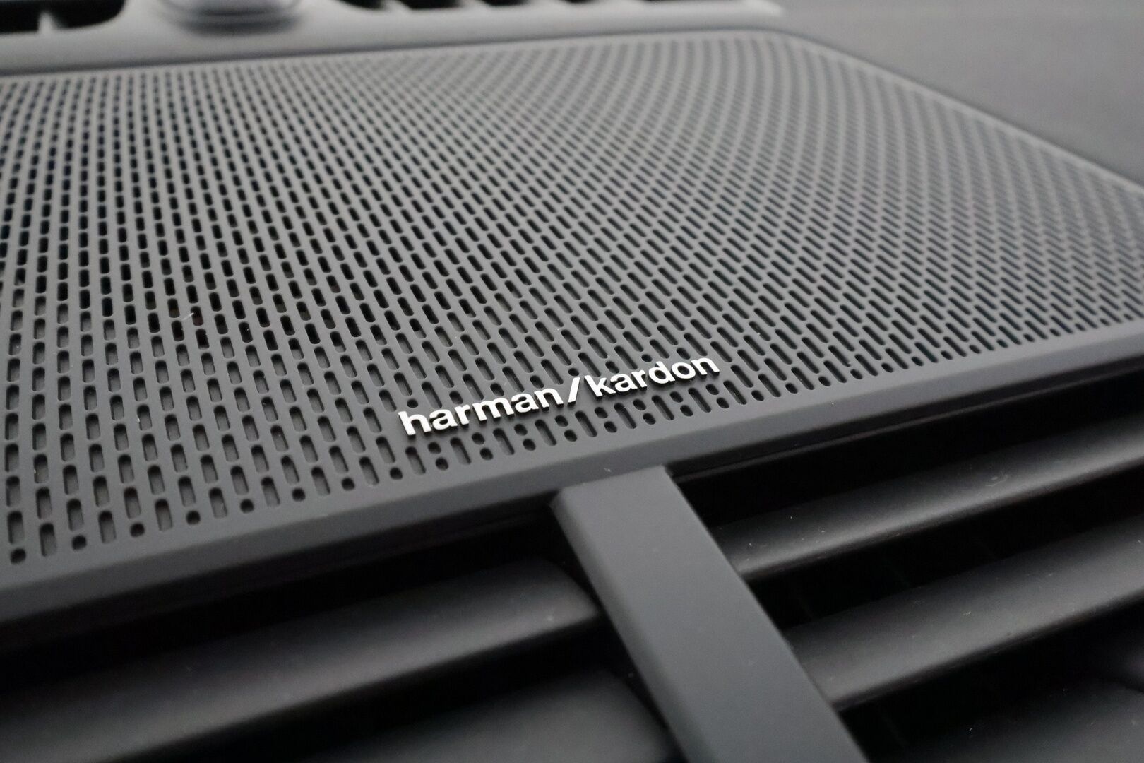 POLESTAR 2 2021 Long Range Dual Motor 300kW **Pilot&Plus / Koukku / Lasikatto / H&K / ACC / Pixel-LED / 360° / Ilmastoitu Muistipenkki** - 3,99 % KORKOTARJOUS TÄHÄN AUTOON 21.9. ASTI! - Sporttinahat / 2x Latauskaapelit / Kahdet Renkaat / **HARVINAINEN SISUSTA**