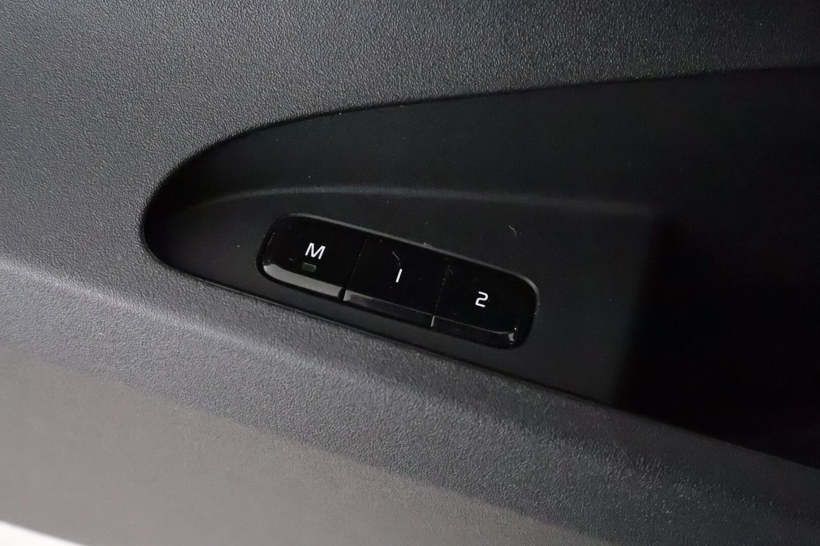 POLESTAR 2 2021 Long Range Dual Motor 300kW **Pilot&Plus / Koukku / Lasikatto / H&K / ACC / Pixel-LED / 360° / Ilmastoitu Muistipenkki** - 3,99 % KORKOTARJOUS TÄHÄN AUTOON 21.9. ASTI! - Sporttinahat / 2x Latauskaapelit / Kahdet Renkaat / **HARVINAINEN SISUSTA**
