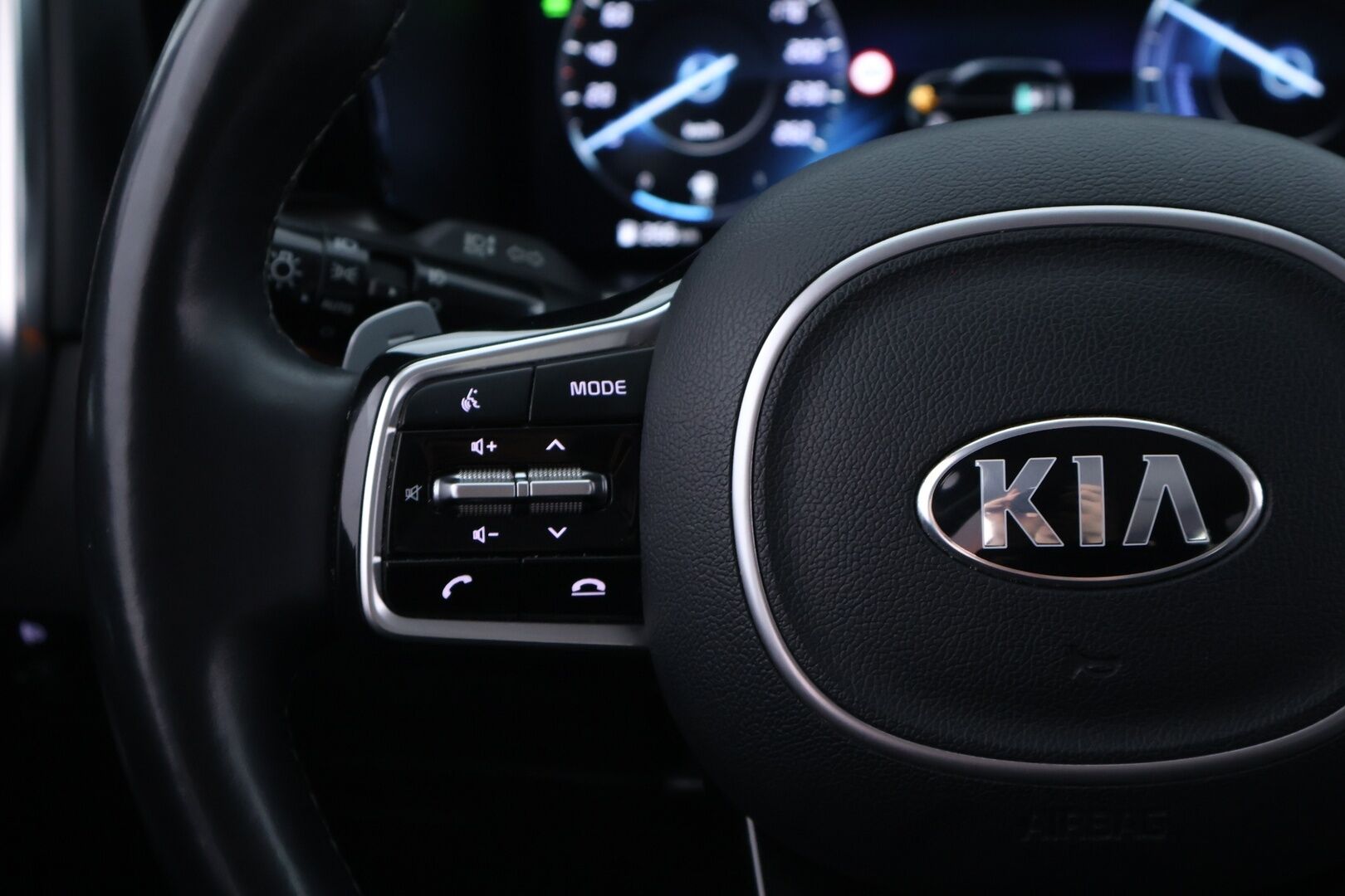 KIA SORENTO 2021 1,6 T-GDI Plug-in Hybrid AWD Business Premium AT 7-P. - | ACC | Nahat | 7-paikkainen tila-auto | Bose | Koukku | P-kamera |