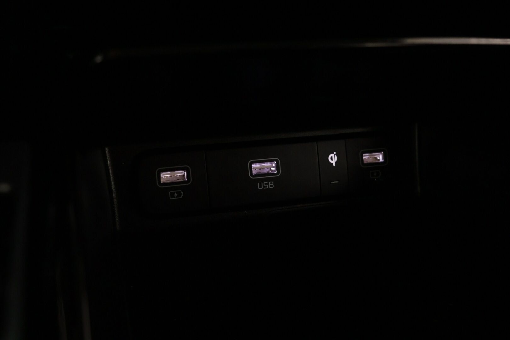 KIA SORENTO 2021 1,6 T-GDI Plug-in Hybrid AWD Business Premium AT 7-P. - | ACC | Nahat | 7-paikkainen tila-auto | Bose | Koukku | P-kamera |