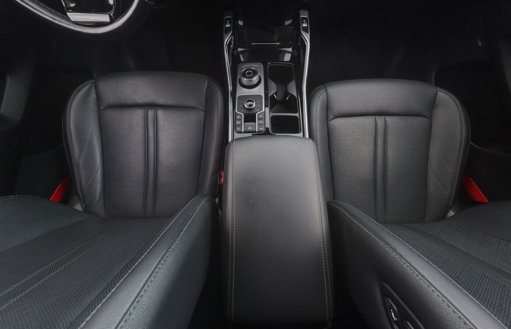 KIA SORENTO 2021 1,6 T-GDI Plug-in Hybrid AWD Business Premium AT 7-P. - | ACC | Nahat | 7-paikkainen tila-auto | Bose | Koukku | P-kamera |