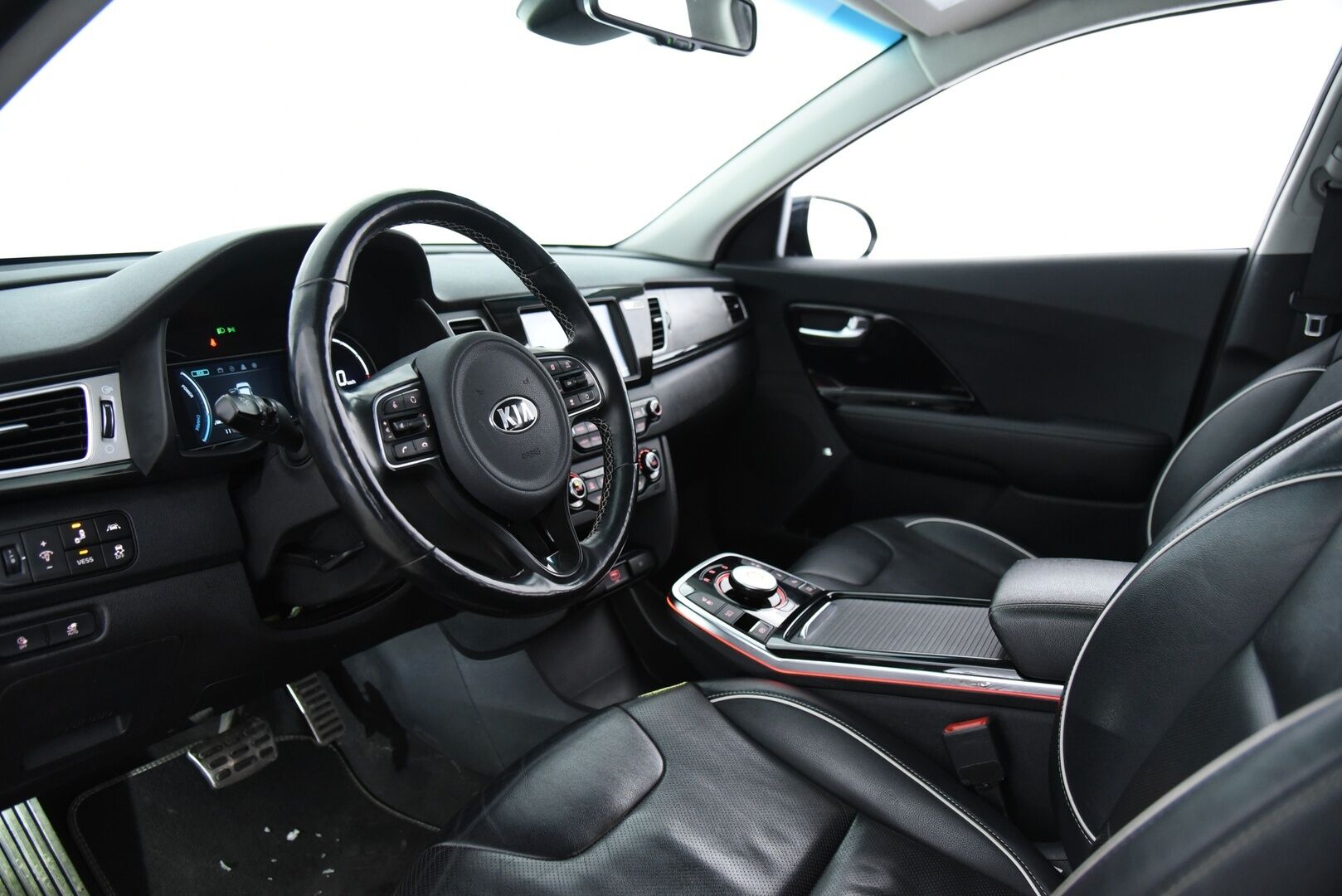 KIA NIRO 2019 EX 64 kWh 204 hv */ Adapt.Vakkari / Ilmastoidut Nahkapenkit / Peruutuskamera / JBL / Lämpöpumppu / KeylessGo / Muistipenkki / Juuri saapunut!*