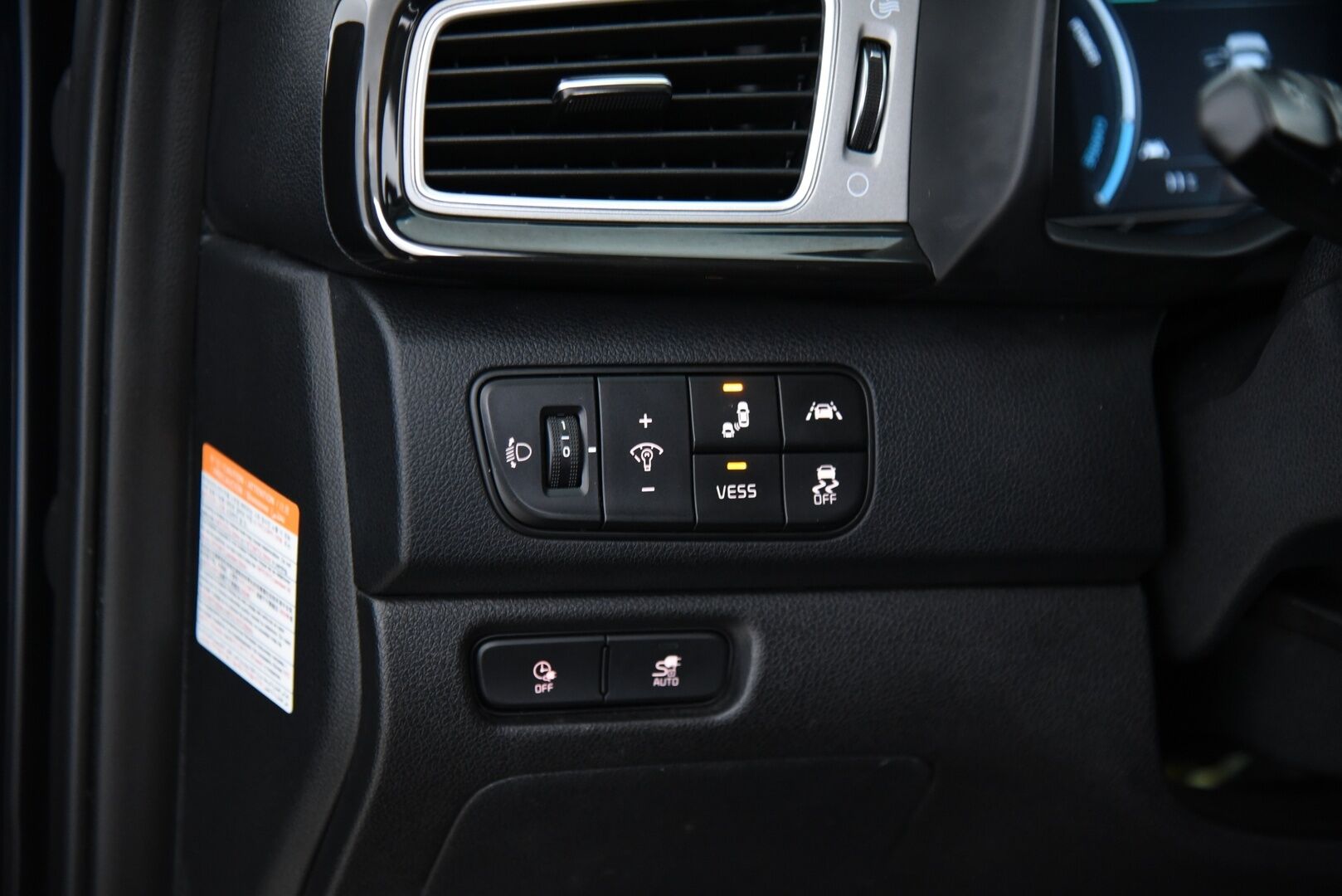 KIA NIRO 2019 EX 64 kWh 204 hv */ Adapt.Vakkari / Ilmastoidut Nahkapenkit / Peruutuskamera / JBL / Lämpöpumppu / KeylessGo / Muistipenkki / Juuri saapunut!*