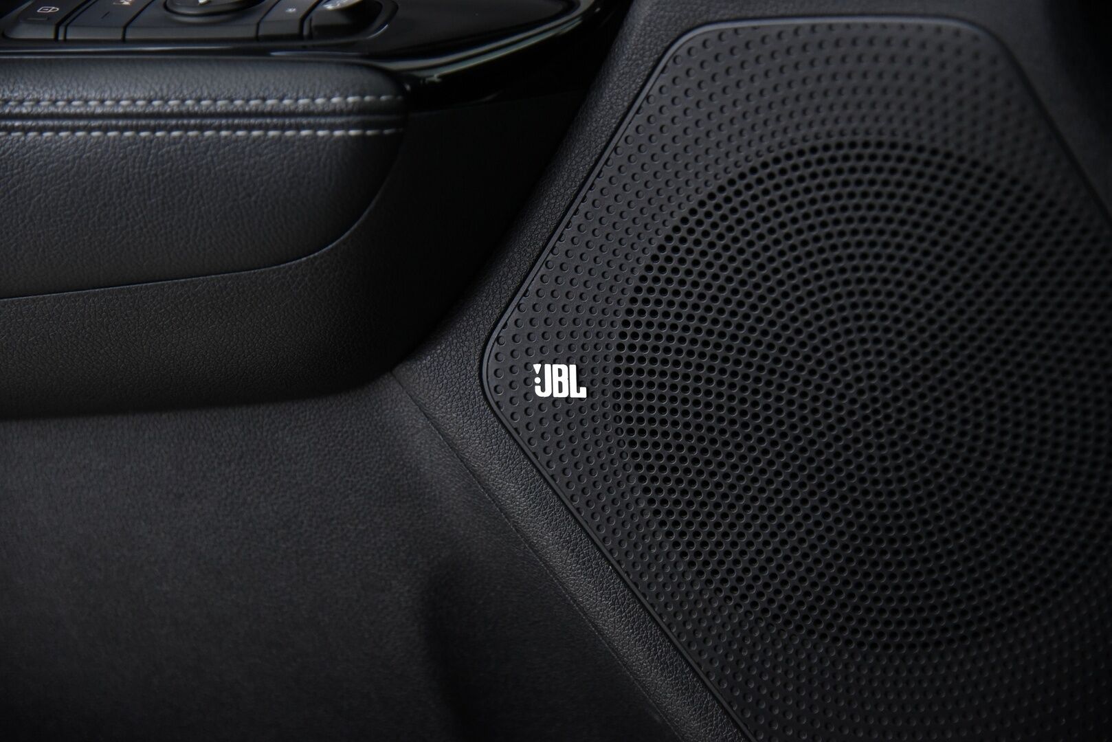 KIA NIRO 2019 EX 64 kWh 204 hv */ Adapt.Vakkari / Ilmastoidut Nahkapenkit / Peruutuskamera / JBL / Lämpöpumppu / KeylessGo / Muistipenkki / Juuri saapunut!*