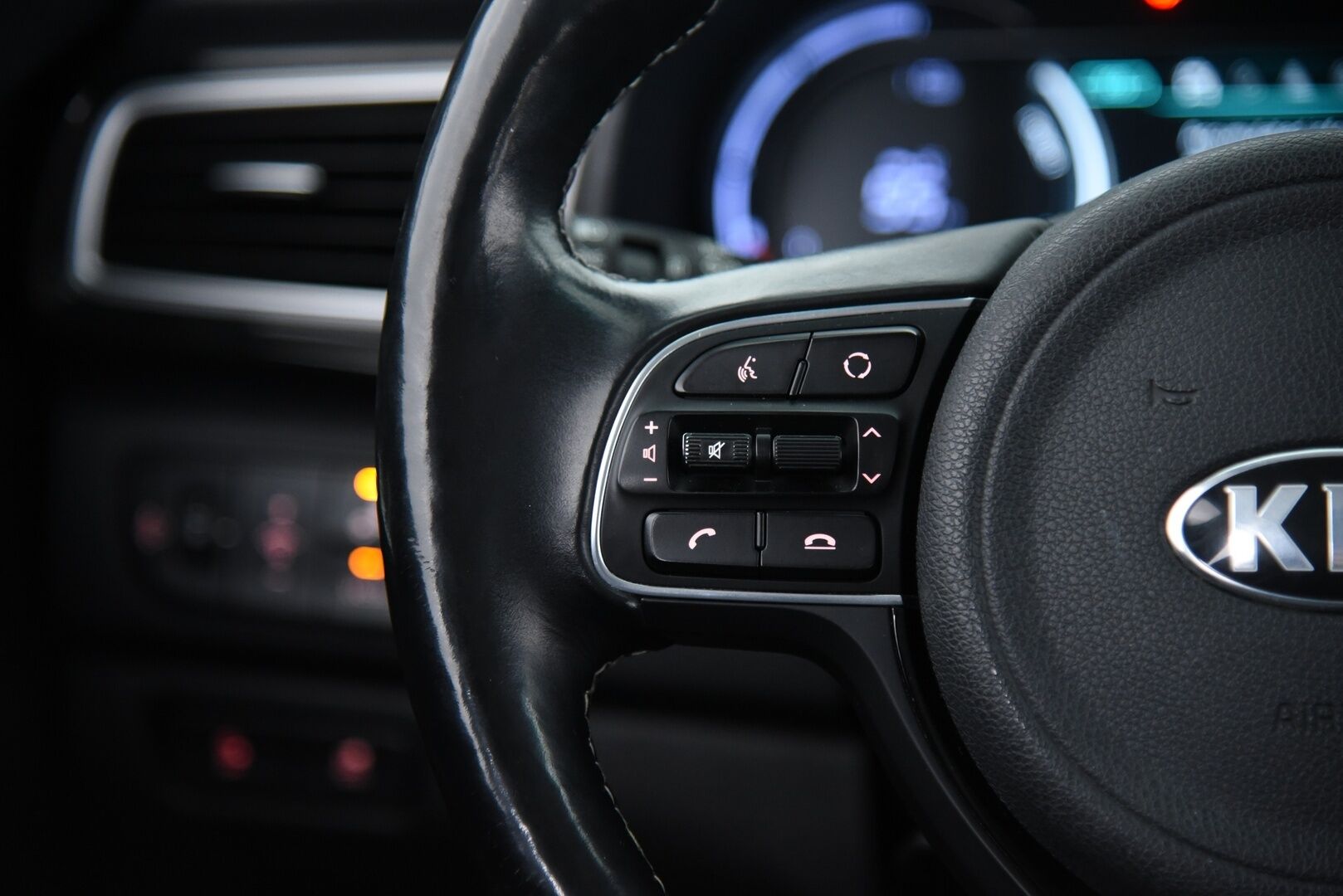 KIA NIRO 2019 EX 64 kWh 204 hv */ Adapt.Vakkari / Ilmastoidut Nahkapenkit / Peruutuskamera / JBL / Lämpöpumppu / KeylessGo / Muistipenkki / Juuri saapunut!*