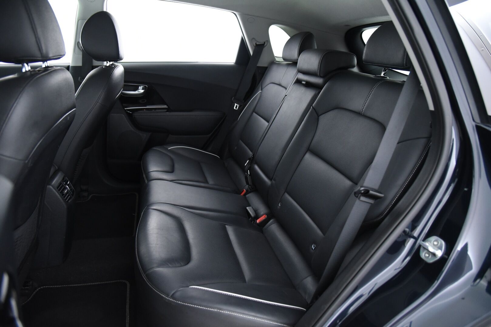 KIA NIRO 2019 EX 64 kWh 204 hv */ Adapt.Vakkari / Ilmastoidut Nahkapenkit / Peruutuskamera / JBL / Lämpöpumppu / KeylessGo / Muistipenkki / Juuri saapunut!*