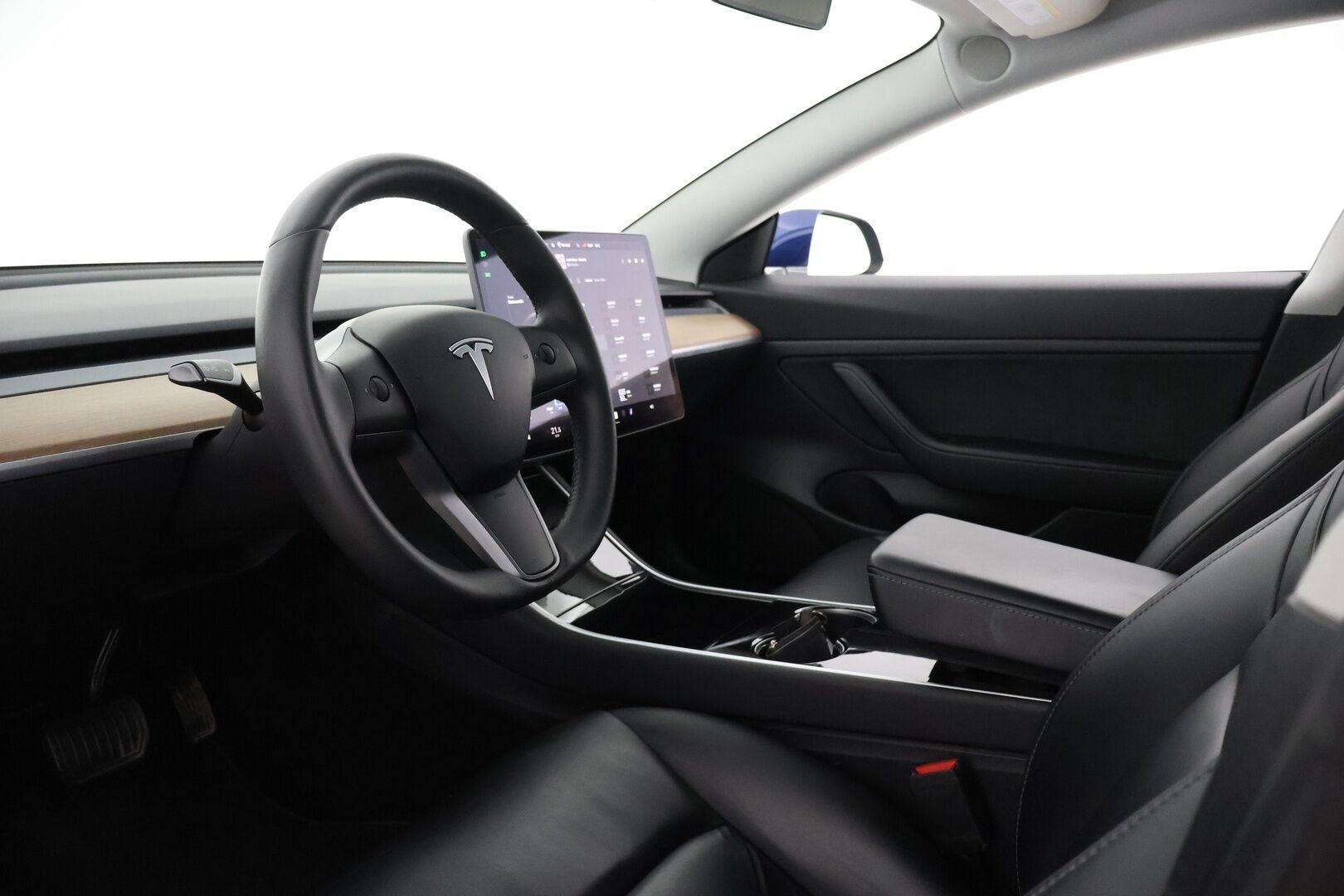 TESLA MODEL 3 2020 Standard Range Plus / Premium Audio / Nahkasisusta / Lasikatto / Peruutuskamera / Autopilot / Koukku - Vetokoukku / ACC / 2x renkaat - HULLUT AVAJAISHULINAT KORKOTARJOUS 3,29 %