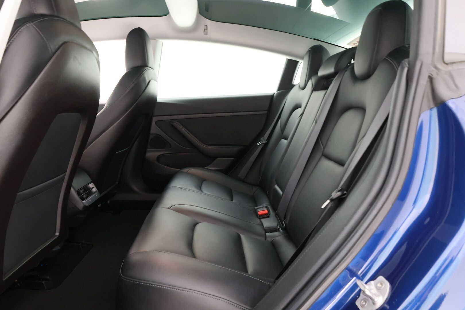 TESLA MODEL 3 2020 Standard Range Plus / Premium Audio / Nahkasisusta / Lasikatto / Peruutuskamera / Autopilot / Koukku - Tulossa myyntiin! - HULLUT AVAJAISHULINAT KORKOTARJOUS 3,29 %