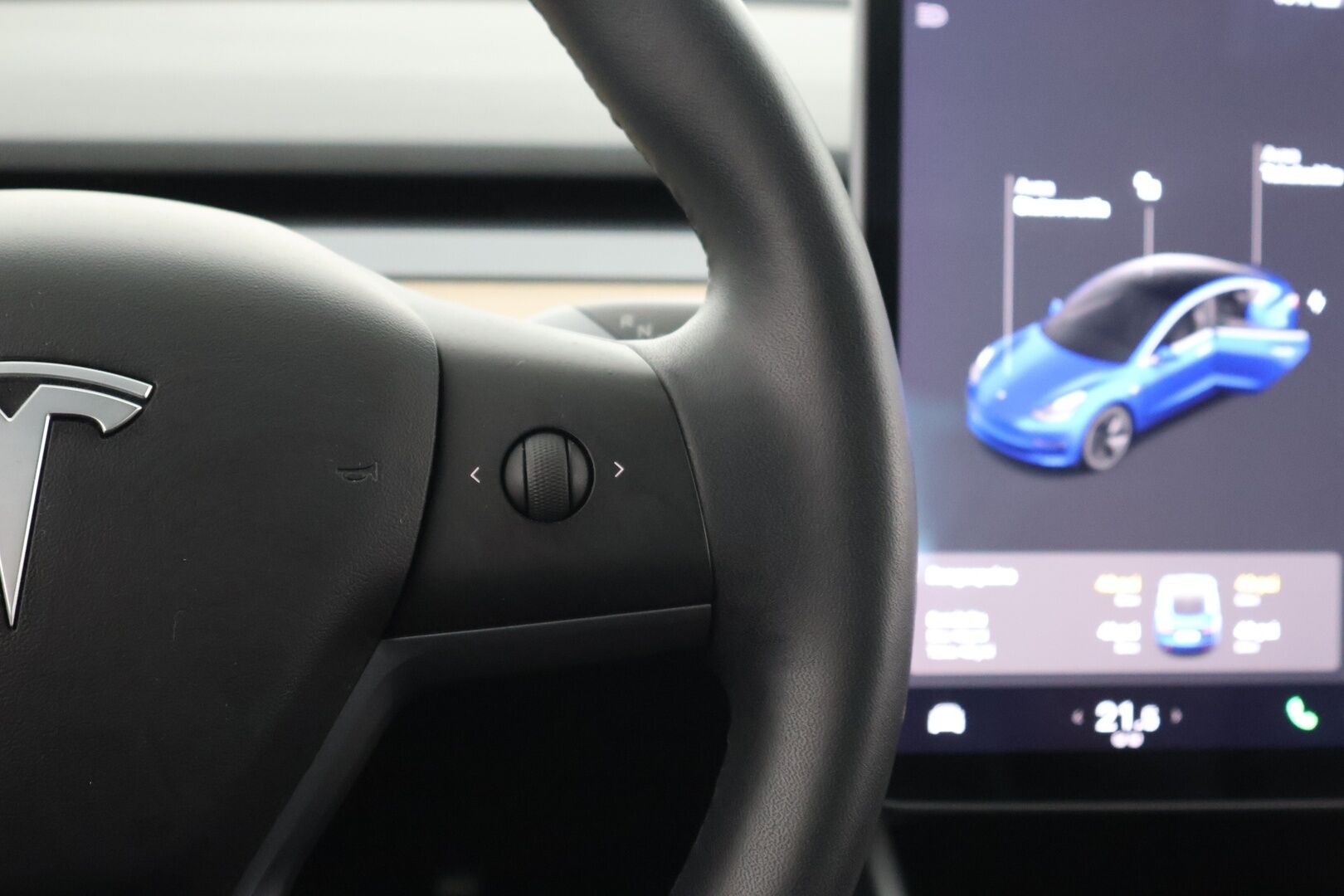 TESLA MODEL 3 2020 Standard Range Plus / Premium Audio / Nahkasisusta / Lasikatto / Peruutuskamera / Autopilot / Koukku - Vetokoukku / ACC / 2x renkaat - HULLUT AVAJAISHULINAT KORKOTARJOUS 3,29 %